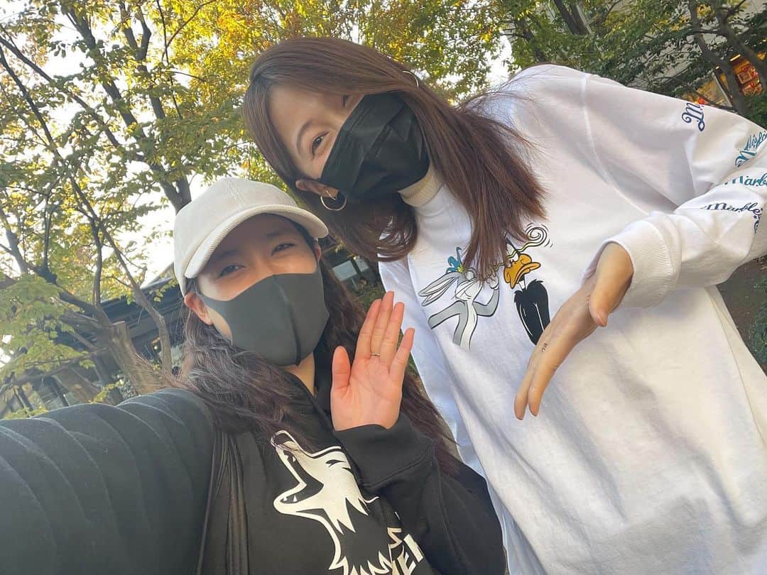 大野いとのインスタグラム：「たおちと街で偶然の再会！！🕊嬉しい☺️♡ #偶然よく会う」