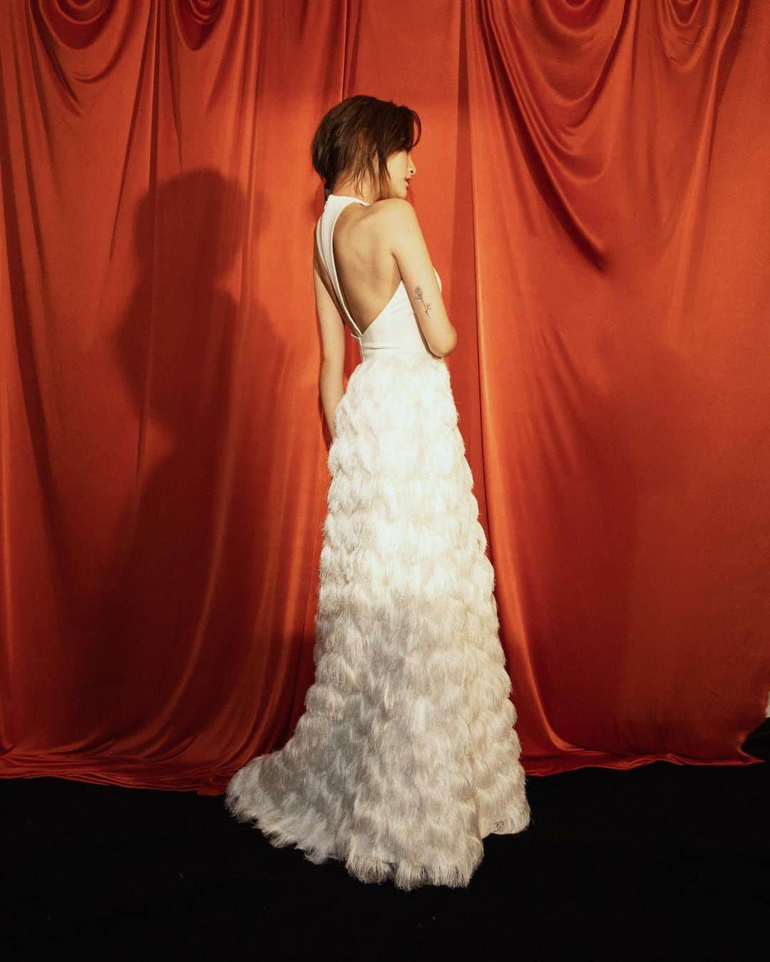 ジングルワンのインスタグラム：「： Today with @goldenhorsefilmfestival   Makeup @yml.makeup  Hair @ben79979  Stylist 筱柔 Photo credit @johnnylu_photo   @linli_boutique @inli_wedding @chaumetofficial #Chaumet #Joséphine」