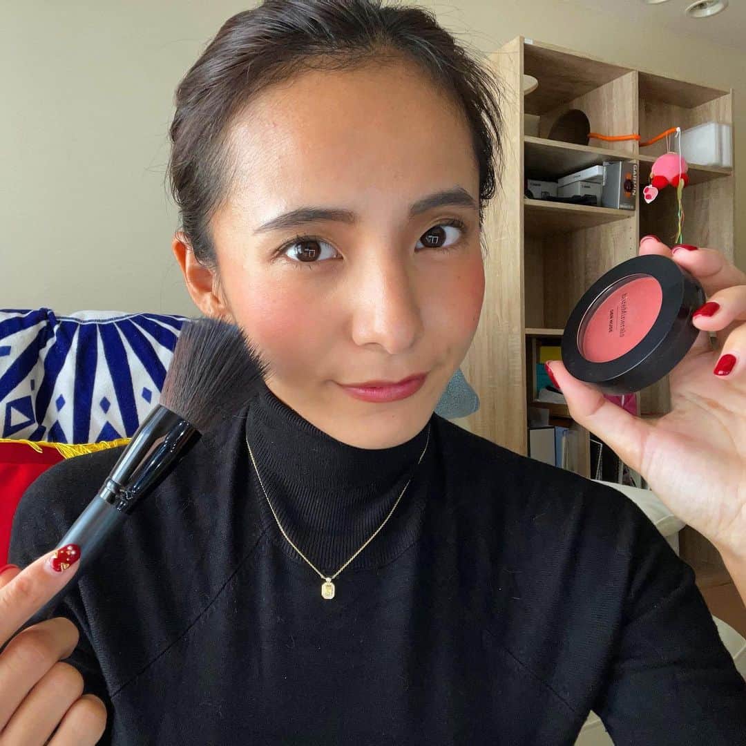 佐野千晃のインスタグラム：「⁡ あれ？チーク濃い？ ⁡ でもチーク濃いほうが可愛いよね？笑 ⁡ #メイク　#チーク #恋 #濃い ＃可愛くなりたい #化粧 #上手くなりたい」