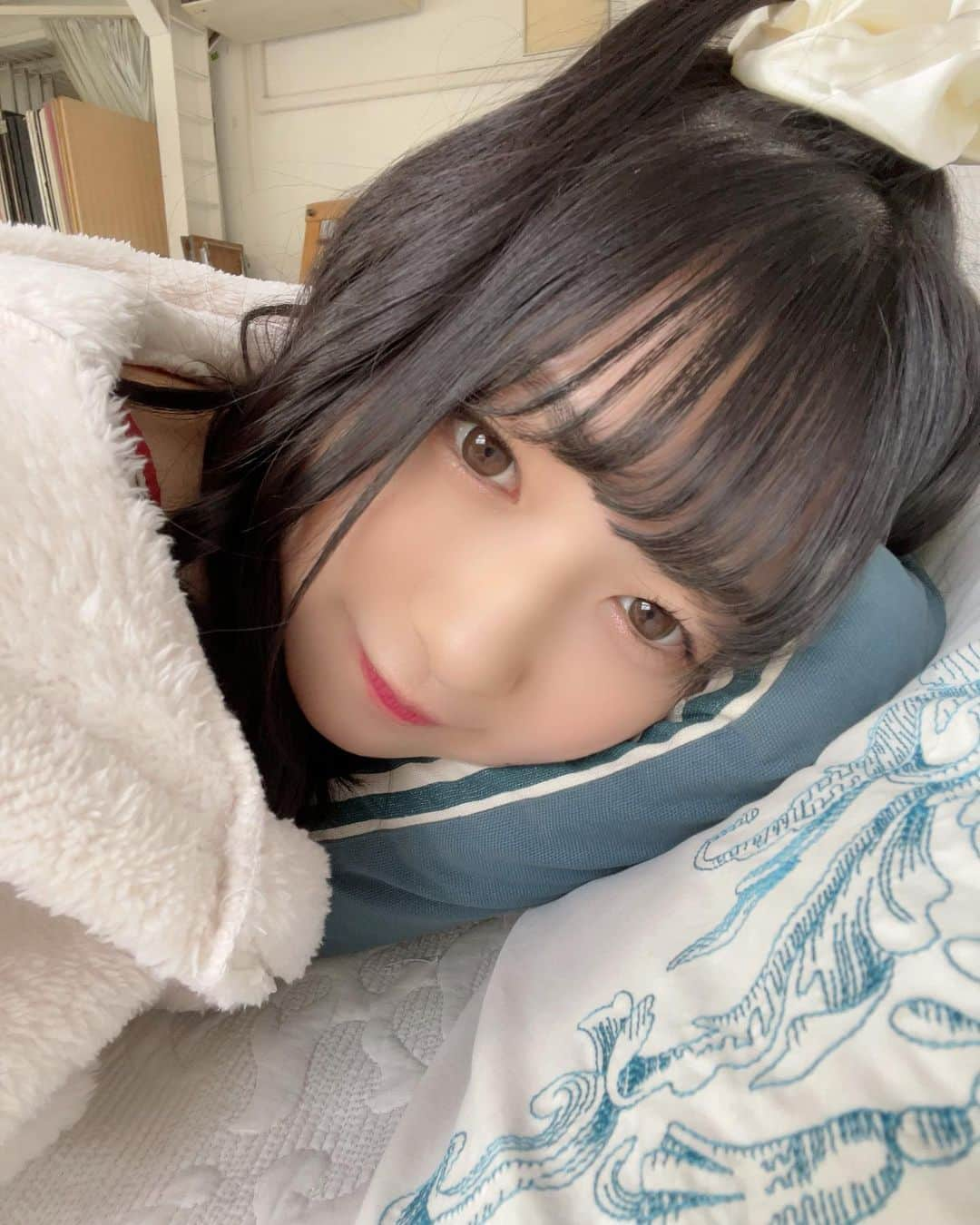 我妻ゆりかさんのインスタグラム写真 - (我妻ゆりかInstagram)「部屋着があざとい僕の彼女 やらせてもらってますι(｀･-･´)/  もこもこしか勝たん…？♡  #パジャマ #部屋着コーデ #部屋着 #ルームウェア #ルームウェア女子」11月27日 20時37分 - wagatsuma_yurika