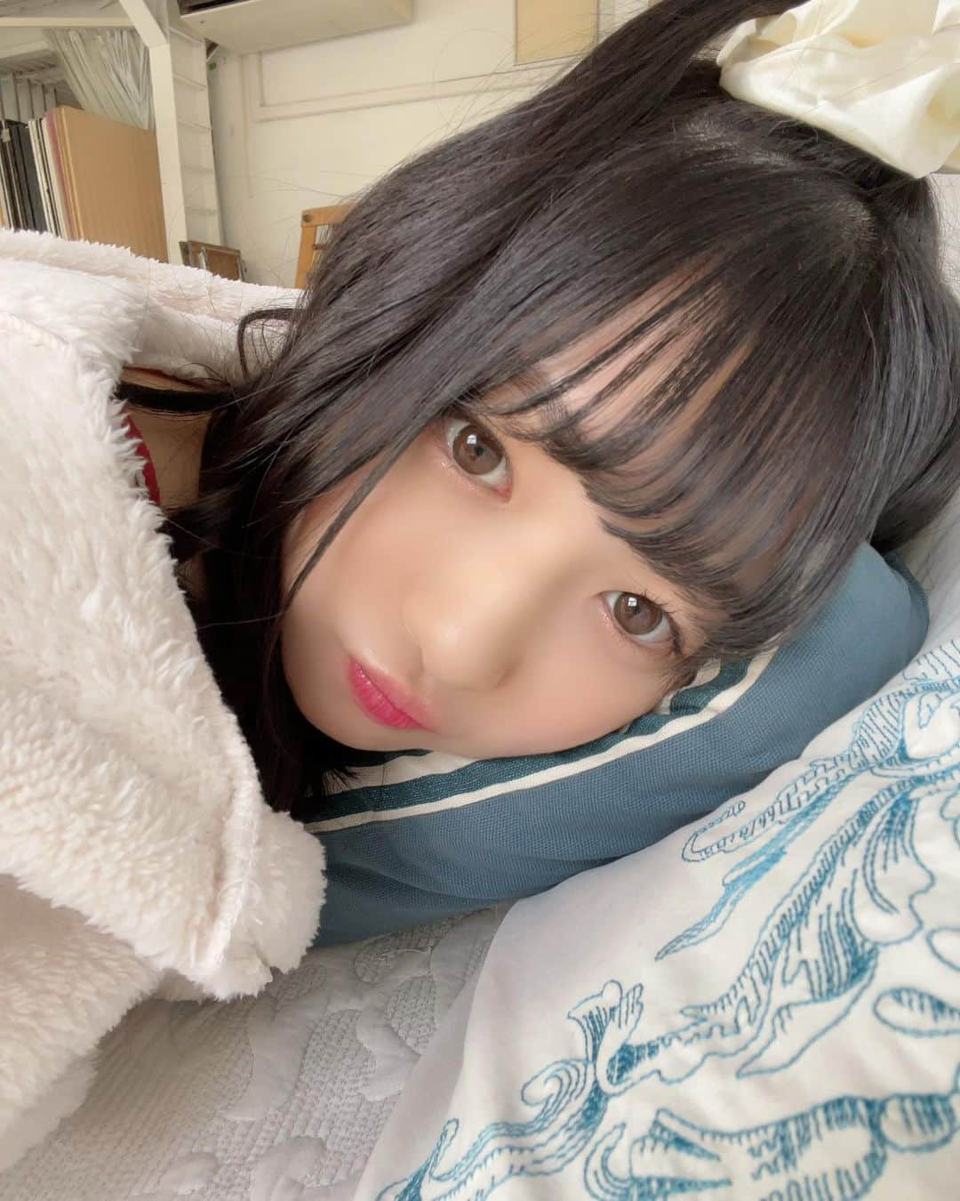 我妻ゆりかさんのインスタグラム写真 - (我妻ゆりかInstagram)「部屋着があざとい僕の彼女 やらせてもらってますι(｀･-･´)/  もこもこしか勝たん…？♡  #パジャマ #部屋着コーデ #部屋着 #ルームウェア #ルームウェア女子」11月27日 20時37分 - wagatsuma_yurika