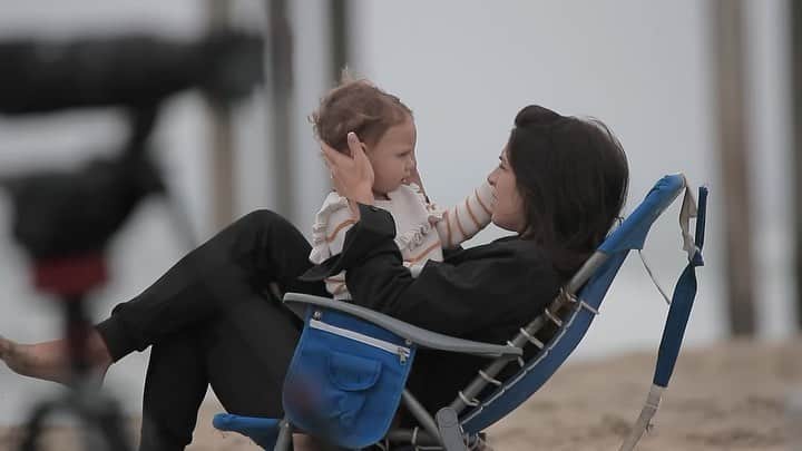 マッケンジー・ダーンのインスタグラム：「Love being your Mom! Best thing in the whole world! Always my baby girl! 😍❤️ • • Amo ser a sua Mamãe, filha!! Te amo muitooo! 😍❤️ • • Thanks @fakelegphotography for always catching our precious moments! ❤️」