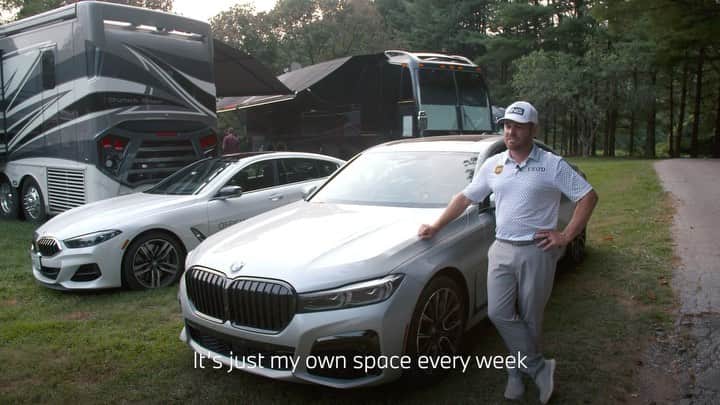 のインスタグラム：「Life on the road 🚐 Nothing makes it easier than being able to jump in the RV and call it a day. It’s become our family’s home away from home. Thanks to @bmw_golfsport for the tour and all you do.」