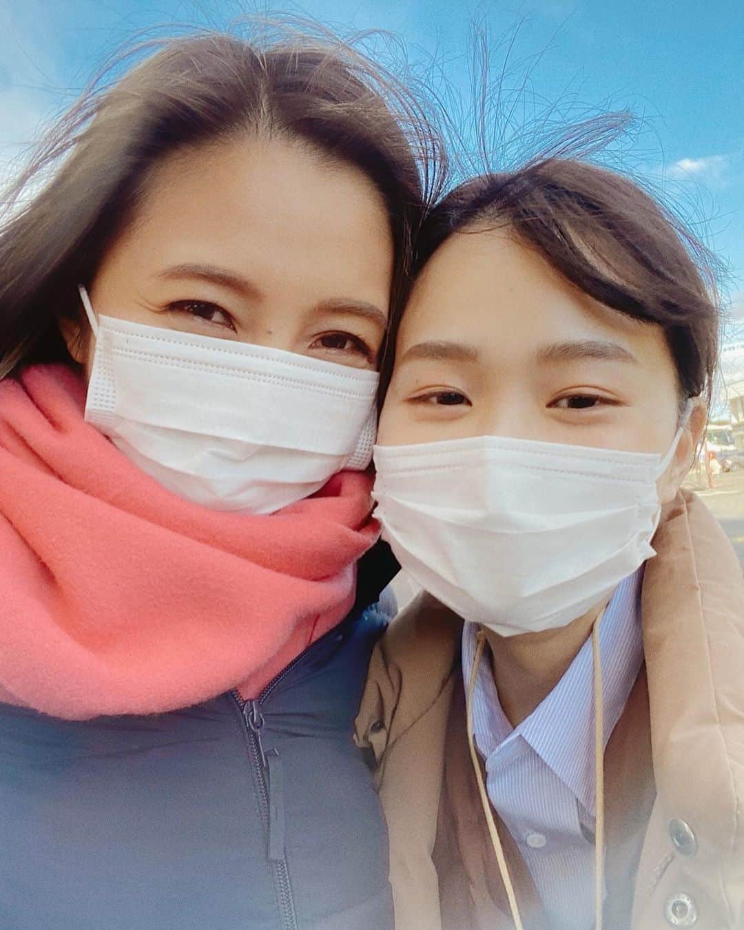 のインスタグラム：「いま仙台にいます！！  あす11時50分から、クイーンズ駅伝です。  女子駅伝日本一決定戦。ここ宮城路で、今年はいったいどんなドラマが生まれるのか......  女性アナウンサーチーム 日比アナは実況 佐々木アナは呼び込みとインタビュー 近藤アナはインタビュー わたしはリポートを務めます。  選手の皆さまの勇姿に、一緒に心を震わせましょう！  #クイーンズ駅伝  #駅伝  #仙台 #日比麻音子 アナ #佐々木舞音 アナ #近藤夏子 アナ #tbsアナウンサー #tbs #篠原梨菜」
