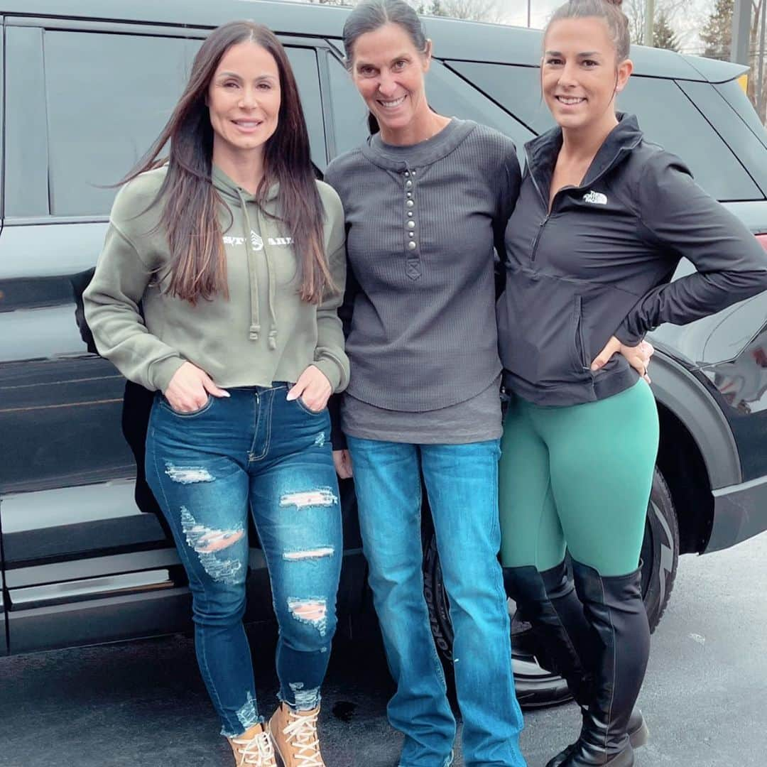 Kendra Lustさんのインスタグラム写真 - (Kendra LustInstagram)「Thank you to everyone at @bill_macdonald_ford I really appreciate  you Lauren for coming in on your day off ❤️Anyone looking for a car make sure to check out #billmacdonaldford  Thank you  for connecting me @rickwershe_jr  #newcar」11月28日 6時09分 - kendralust