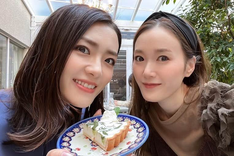 沢希理寿さんのインスタグラム写真 - (沢希理寿Instagram)「先日、無事に阿倍野市民ホールでのレビューショー無事に終了しました！  沢山のお客様にお越しいただき本当に嬉しかったです😆  頼もしい同期と下級生に感謝✨ 相変わらずみんなに必死に着いていく私😅💦 みんなと大汗かいて歌い踊れて本当楽しかったです😍  お客様の温かいご声援に感謝です。  翌日はあべのハルカスの近くの素敵なカフェであんじさんとお茶して南三陸町に向けて反省会しました😊 南三陸町のイベントも豪華で盛り上がること間違いないです❣️ お近くの方是非お待ちしております！  大阪またすぐにでも行きたいです😆 次行った時は阪急電車に乗りたい❤️  #大阪#阿倍野区民センター#あべの#宝塚og#レビューショー」11月28日 16時02分 - rizu_sawaki