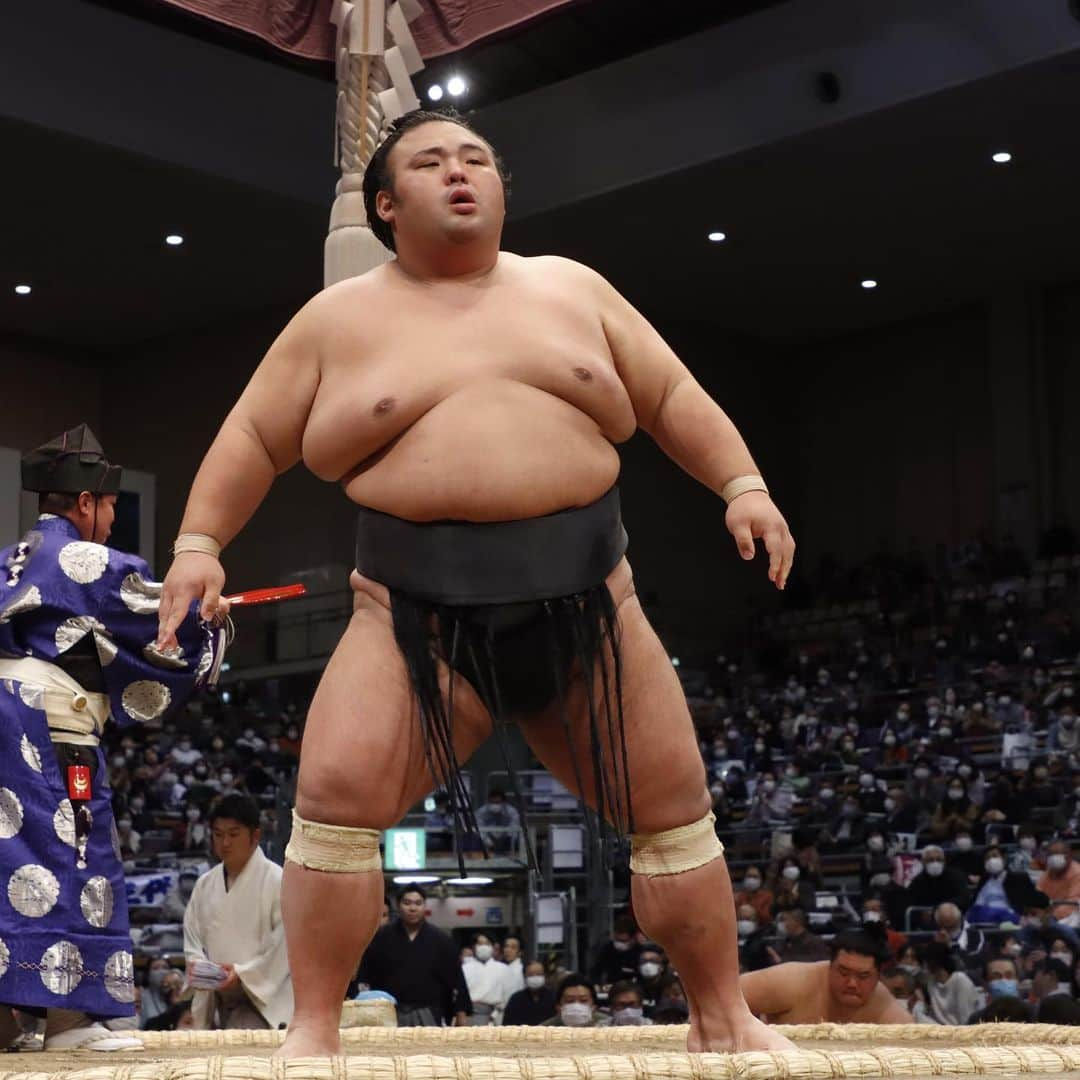 日本相撲協会さんのインスタグラム写真 - (日本相撲協会Instagram)「大相撲九州場所 十四日目！ 照ノ富士が2場所連続6回目の優勝を決めました！  @sumokyokai  #大相撲 #sumo #相撲 #力士 #お相撲さん #japanphoto #sumowrestlers #japanculture  #十一月場所 #11月場所 #九州場所 #福岡 #照ノ富士 #貴景勝 #明生 #北勝富士 #若隆景 #大栄翔 #隆の勝 #石浦 #千代翔馬」11月28日 8時52分 - sumokyokai