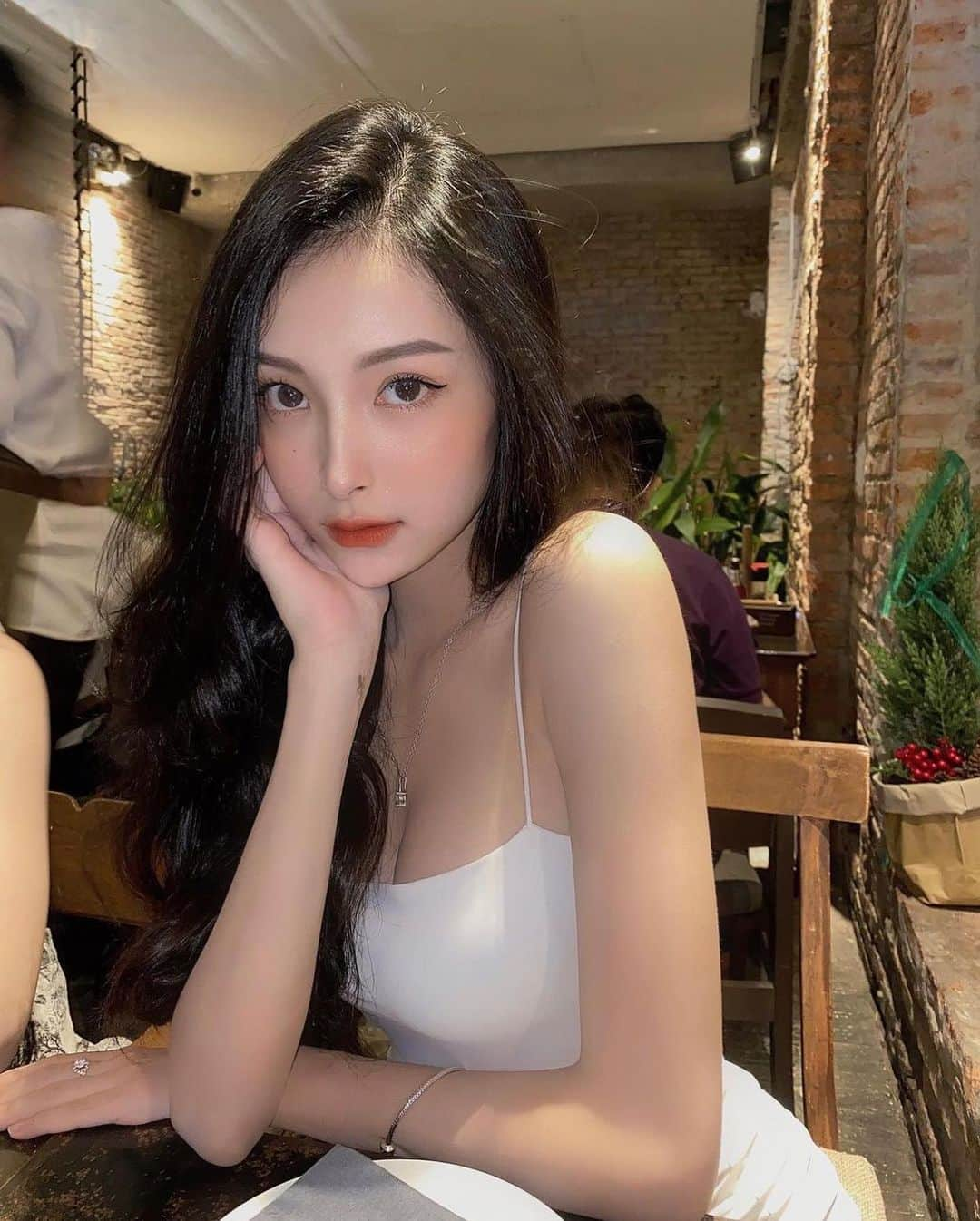 Shikaさんのインスタグラム写真 - (ShikaInstagram)「Model: @kim.nganvo 🇻🇳  #girl #girls #girlstyle #vietnamesegirl #ulzzang #ulzzangstyle #sexy #sexydresses」11月28日 9時03分 - shika.kamisaka