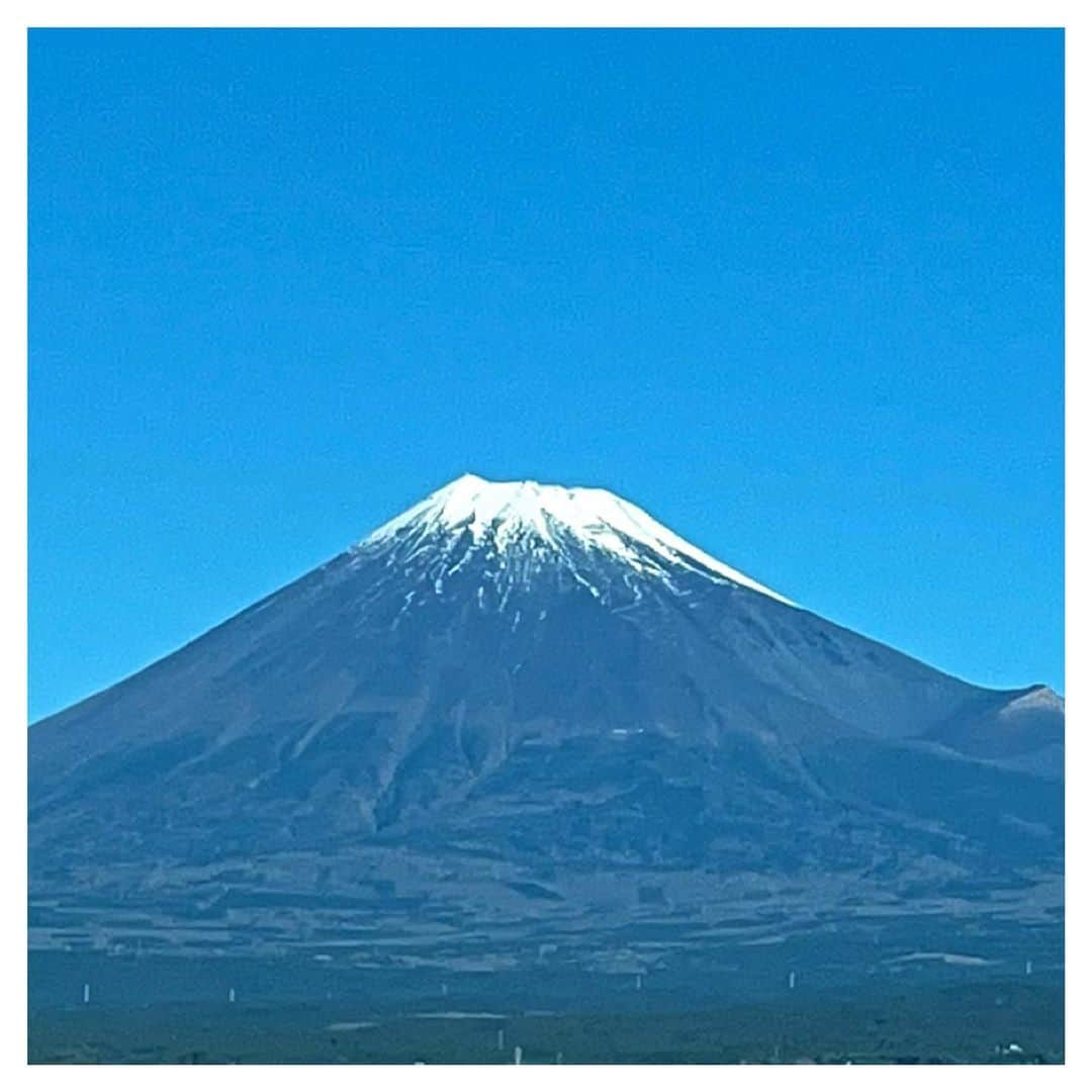 さだまさしさんのインスタグラム写真 - (さだまさしInstagram)「今日の富士山🗻 . #富士山 #さだまさし #sadamasashi」11月28日 10時52分 - sada_masashi