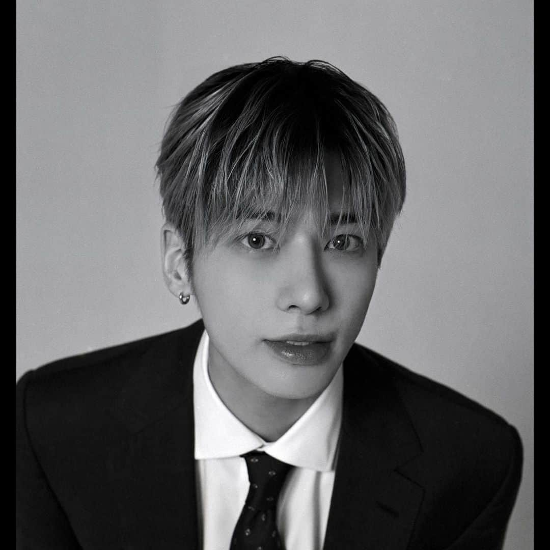 Tomorrow X Togetherさんのインスタグラム写真 - (Tomorrow X TogetherInstagram)「Credit: 「GQ MEN OF THE YEAR 2021」 Photo by Park Ja Wook @gqjapan ⠀ #GQAwards2021 #투모로우바이투게더 #TXT #SOOBIN #YEONJUN #BEOMGYU #TAEHYUN #HUENINGKAI #수빈 #연준 #범규 #태현 #휴닝카이 #TOMORROW_X_TOGETHER」11月28日 12時00分 - txt_bighit