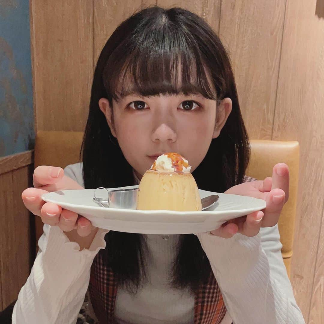 星野にぁのインスタグラム：「プリンに真剣な女  #星乃珈琲 #昭和のプリン #プリン #スイーツ #カフェ #東京カフェ」