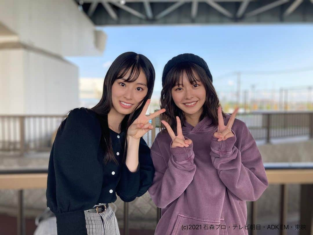 浅倉唯さんのインスタグラム写真 - (浅倉唯Instagram)「仮面ライダーリバイス第12話 ご視聴ありがとうございました!  さくらちゃんが仮面ライダージャンヌに! 記念すべき回なのでさくらちゃんと一緒の写真を📷  三兄妹ライダーの誕生でこれからさらに賑やかになりそうな予感･･･ 来週もお楽しみに〜   #仮面ライダーリバイス」11月28日 14時13分 - _asakurayui