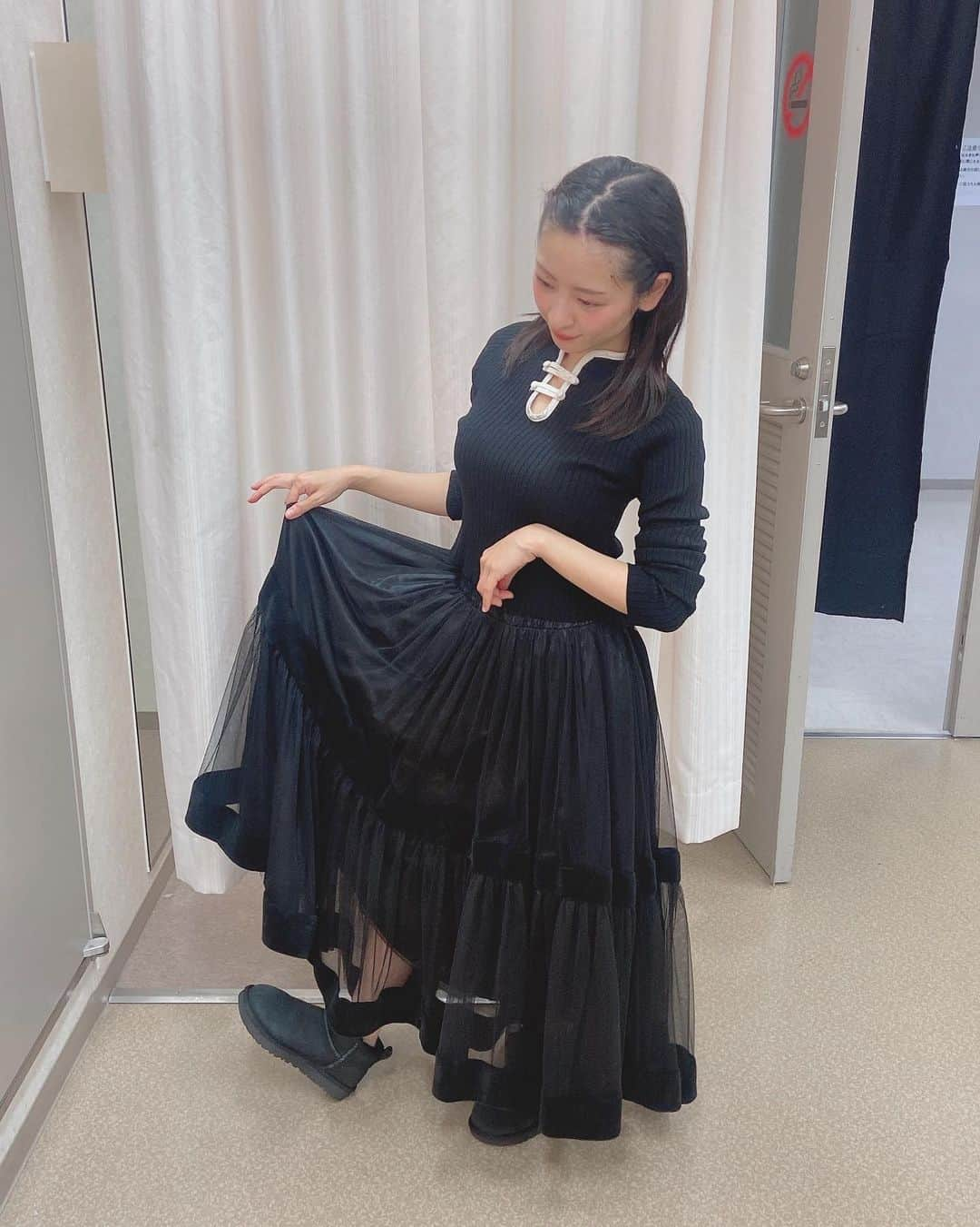 牧野澪菜さんのインスタグラム写真 - (牧野澪菜Instagram)「お気に入りのトップスとスカート👗  tops: #redyazel  skirt: #miia 大好きな#道重さゆみ さんコラボ💓 . #me#コーデ」12月27日 12時27分 - reina_makino92