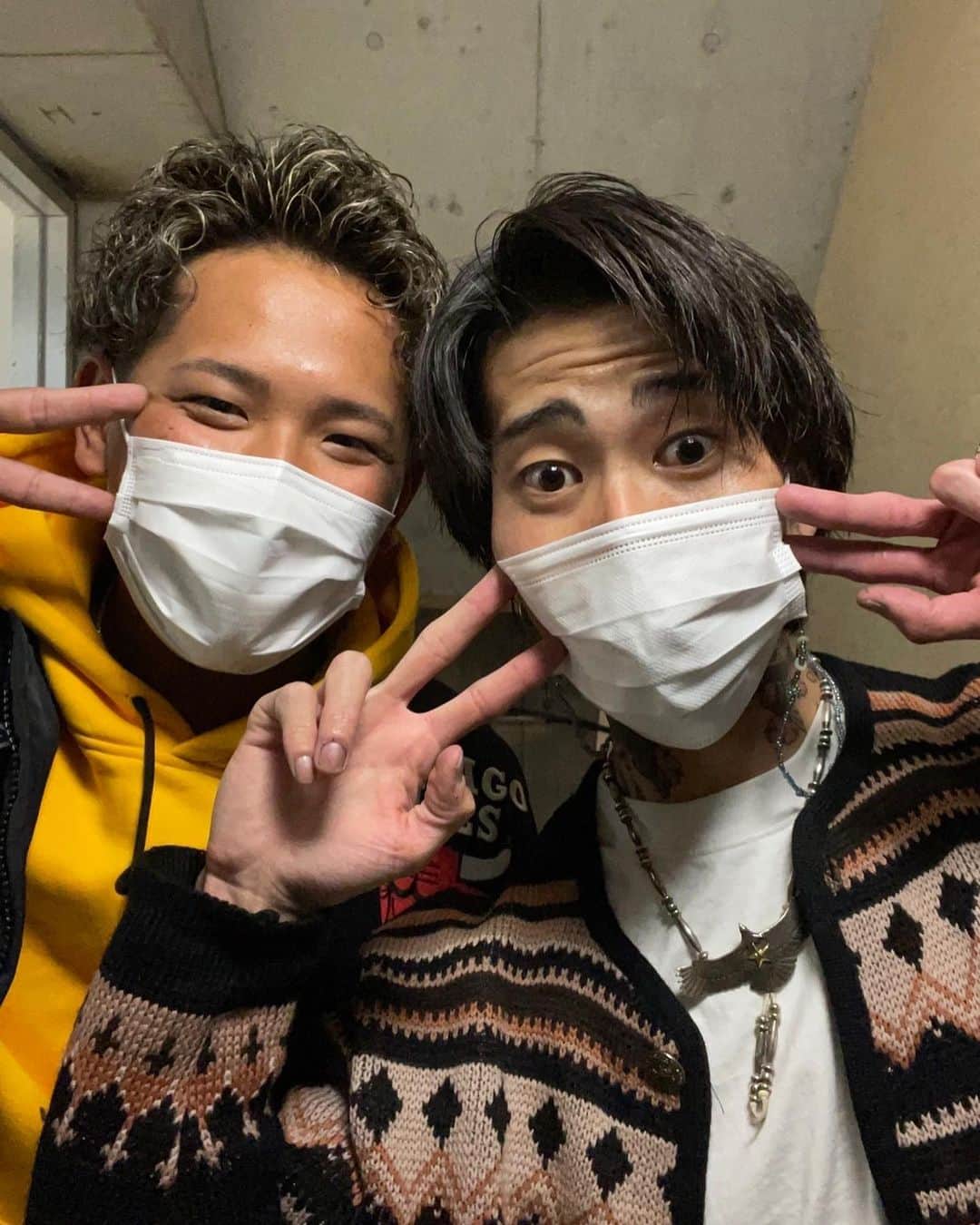 大瀧愛斗さんのインスタグラム写真 - (大瀧愛斗Instagram)「今年も一年ありがとう😊 また来年からもよろしく〜！ シャンプー、トリートメントも全て使ってます☺️ 皆さんも是非！！  @arcana_hiro_sato @arcana_hair @arcana_eyelash @arcana_hitomi @arcana_ruito @arcana_imai @remiminato__eye」12月27日 13時31分 - aito53
