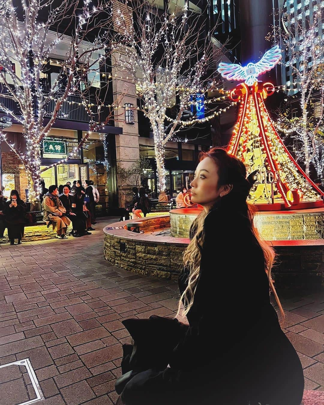 優姫ゆいなのインスタグラム：「. もう年越しまで数えるほどですね✨ クリスマスはストーリー見てくれた人は知ってるけどひなたと日比谷のイルミネーションみにいったんだ💗 すごい綺麗だった✨✨✨ . 赤さんがポコポコうごくお腹をよすよすしてたんだけど、すでに愛おしいと感じるとこらへん姉バカと言えるでしょう（おばさんとは呼ばせない） .  #優姫ゆいな#ゆいな#東京#六本木#新宿#池袋#歌舞伎町#名古屋#栄#錦#岐阜県#岐阜市#柳ヶ瀬#多治見市#キャバクラ#キャバ嬢#ファッション#クリスマス#christmas」