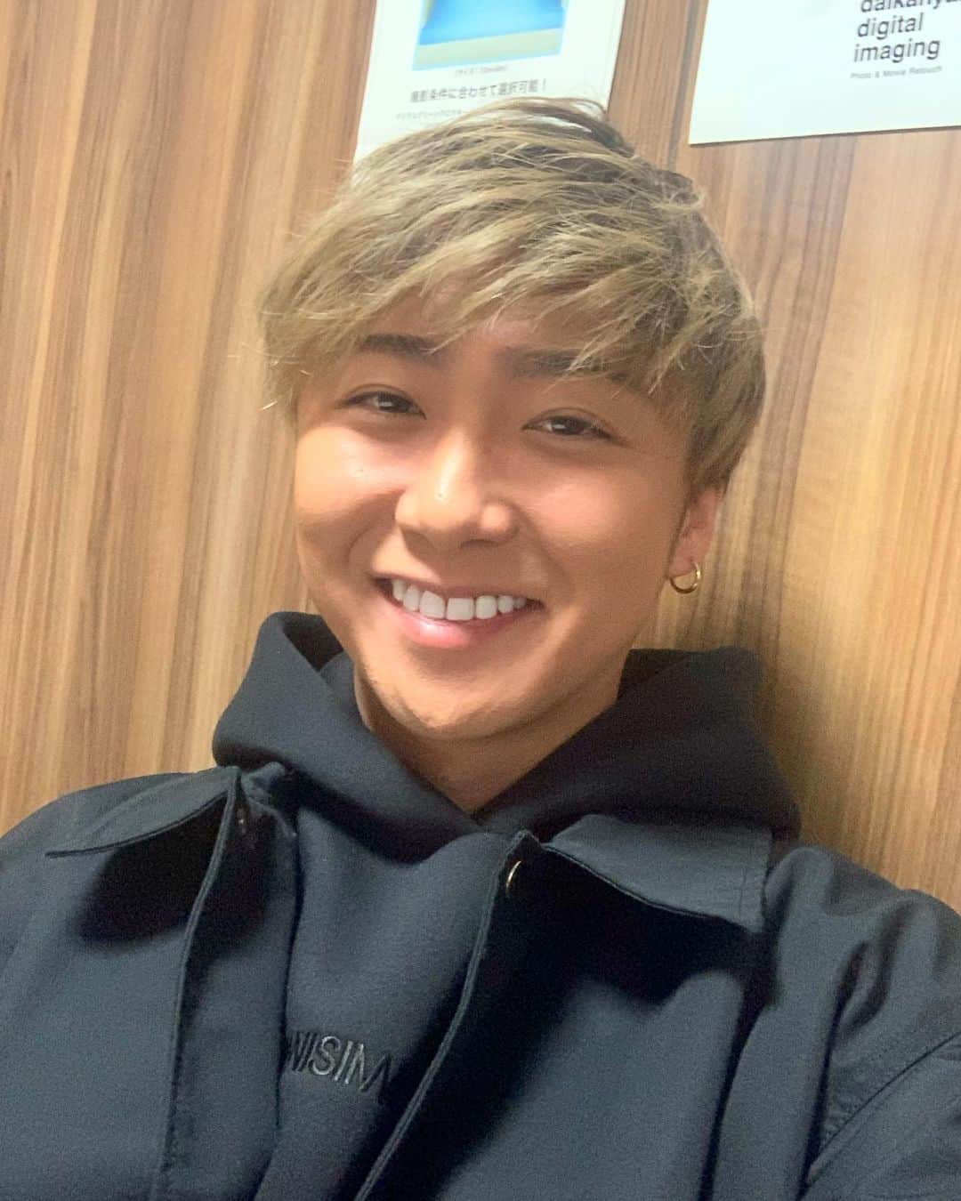 大野雄大のインスタグラム：「こんばんは！！^ ^  今日は全国的に本当に寒いみたいです😨💦  風邪引いてないかな？  今年もあと少し、  健康には気をつけながら楽しく駆けつけたいですね✨」