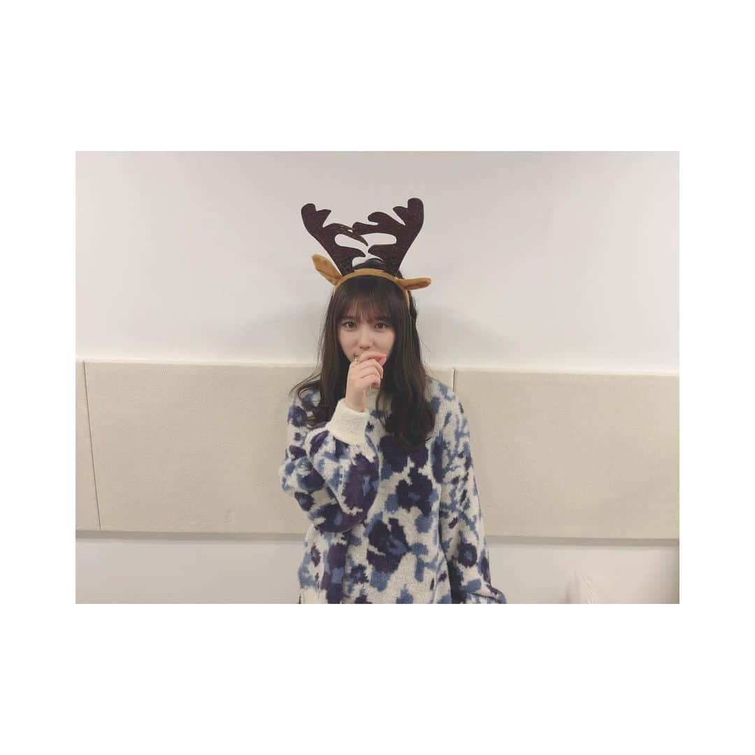 与田祐希さんのインスタグラム写真 - (与田祐希Instagram)「のぎおびありがとうございました🎄 今日の私服はこんな感じ。 クリスマスイブイブなので、トナカイの耳をお借りしました。  むせてる写真まで撮ってくれていたのでついでに載せます笑」12月23日 21時41分 - yodayuuki_oimo