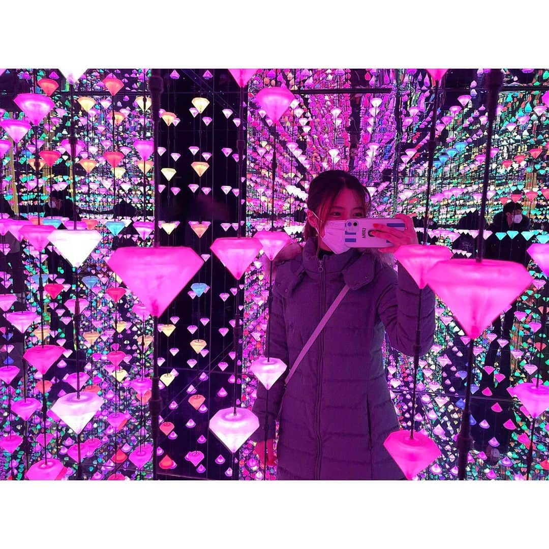 真野恵里菜さんのインスタグラム写真 - (真野恵里菜Instagram)「🌸💎 #mocomuseum  #barcelona #teamlab」12月23日 22時26分 - erinamano_official