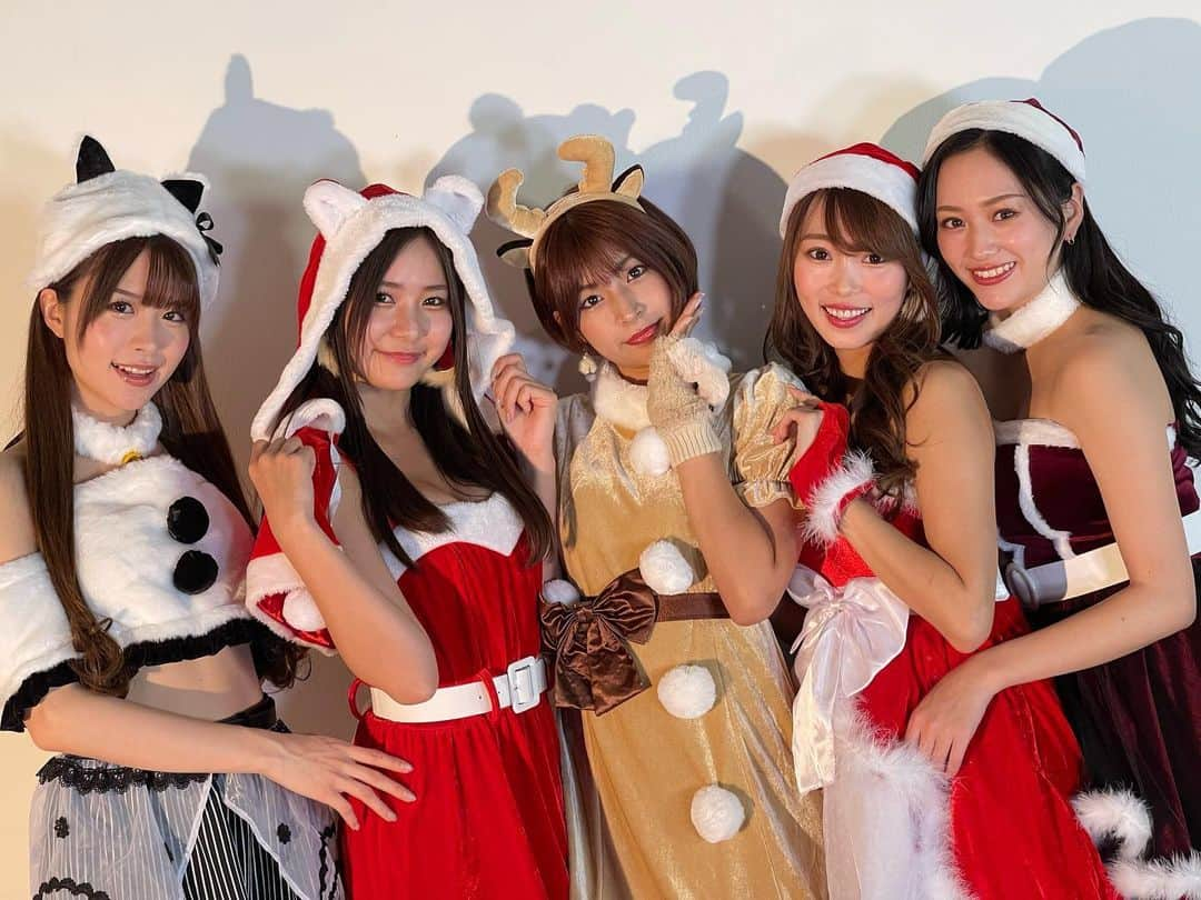 ZENTsweetiesのインスタグラム：「先日のクリスマスイベント🤶 沢山のご来場ありがとうございました🎁🎄  #zentsweeties  #クリスマス  #みなさんに愛を」