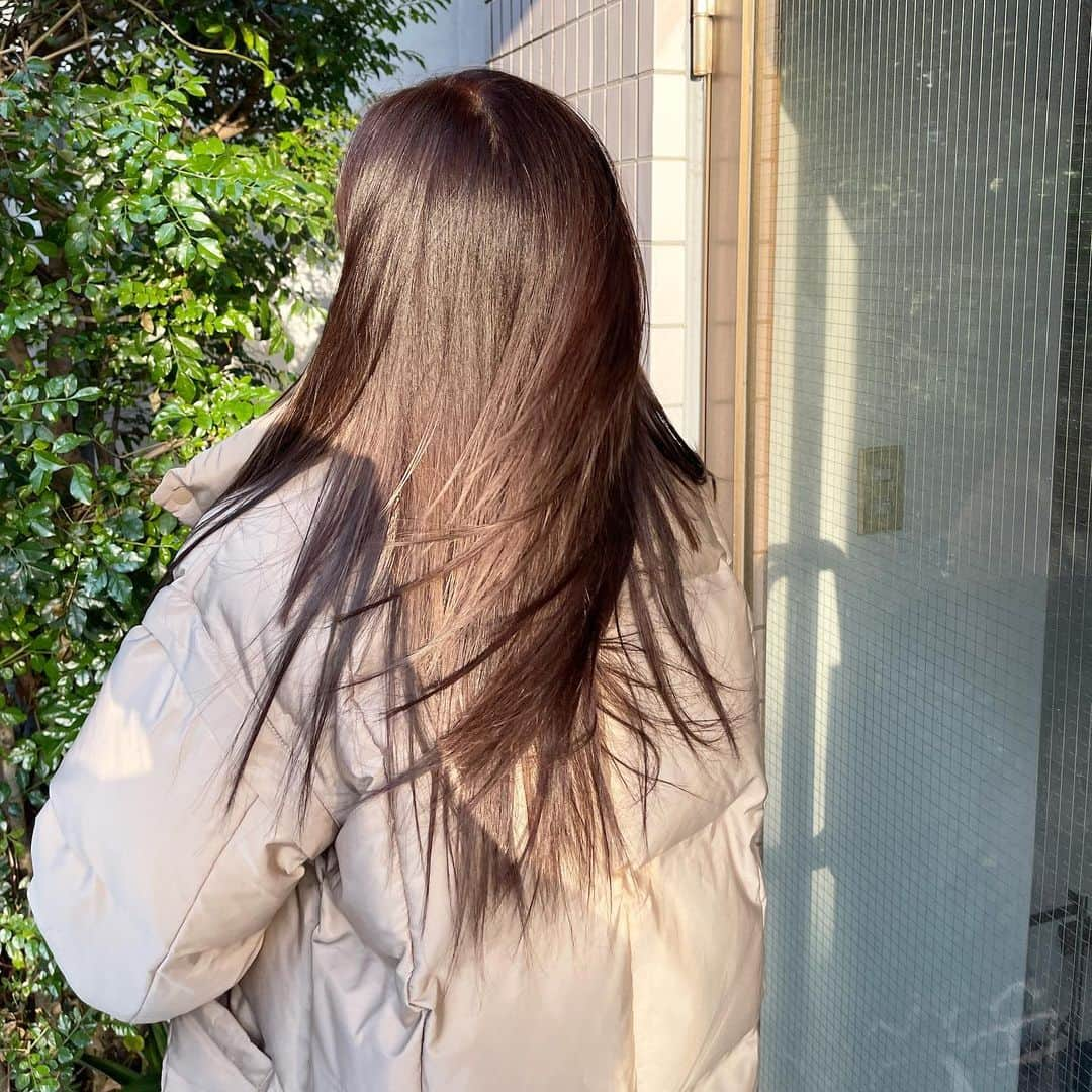 古畑星夏さんのインスタグラム写真 - (古畑星夏Instagram)「⠀ 美容室納めでした💇‍♀️  今年最後のカラーは黒髪かと思いきや、ちょっぴりブランウンを入れたカラーにしたよ♪  引き続きロングは継続します😆✌️  #newhair#newcolor#today#ootd #美容室納め#ちょいブラウン」12月23日 15時40分 - starandsummer