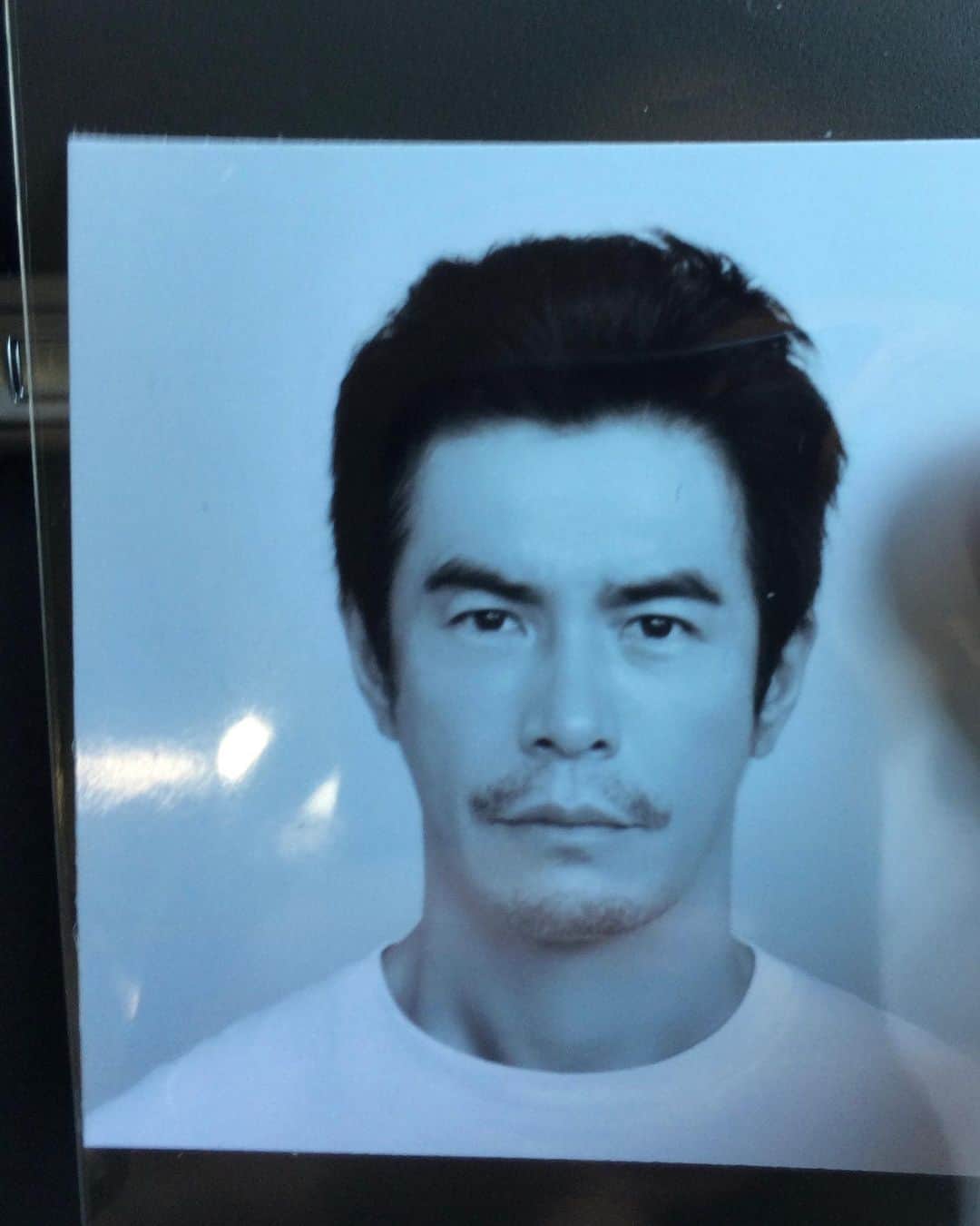 伊藤英明のインスタグラム：「パスポート写真を撮りました。5年派です。 #passportready」