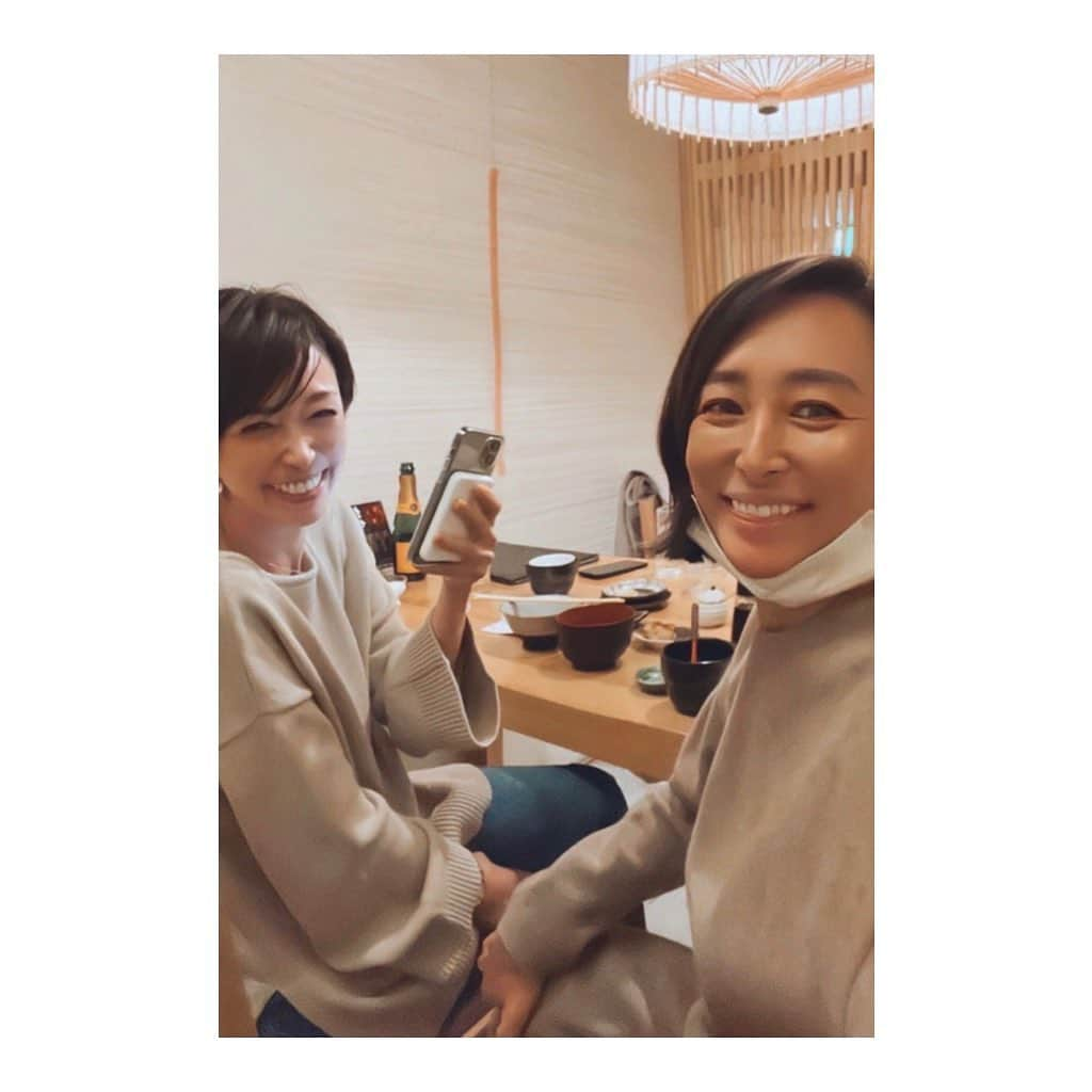 辺見えみりさんのインスタグラム写真 - (辺見えみりInstagram)「@rie_sea としっぽり 今年一年お疲れさま会😌」12月23日 16時17分 - emiri_hemmi