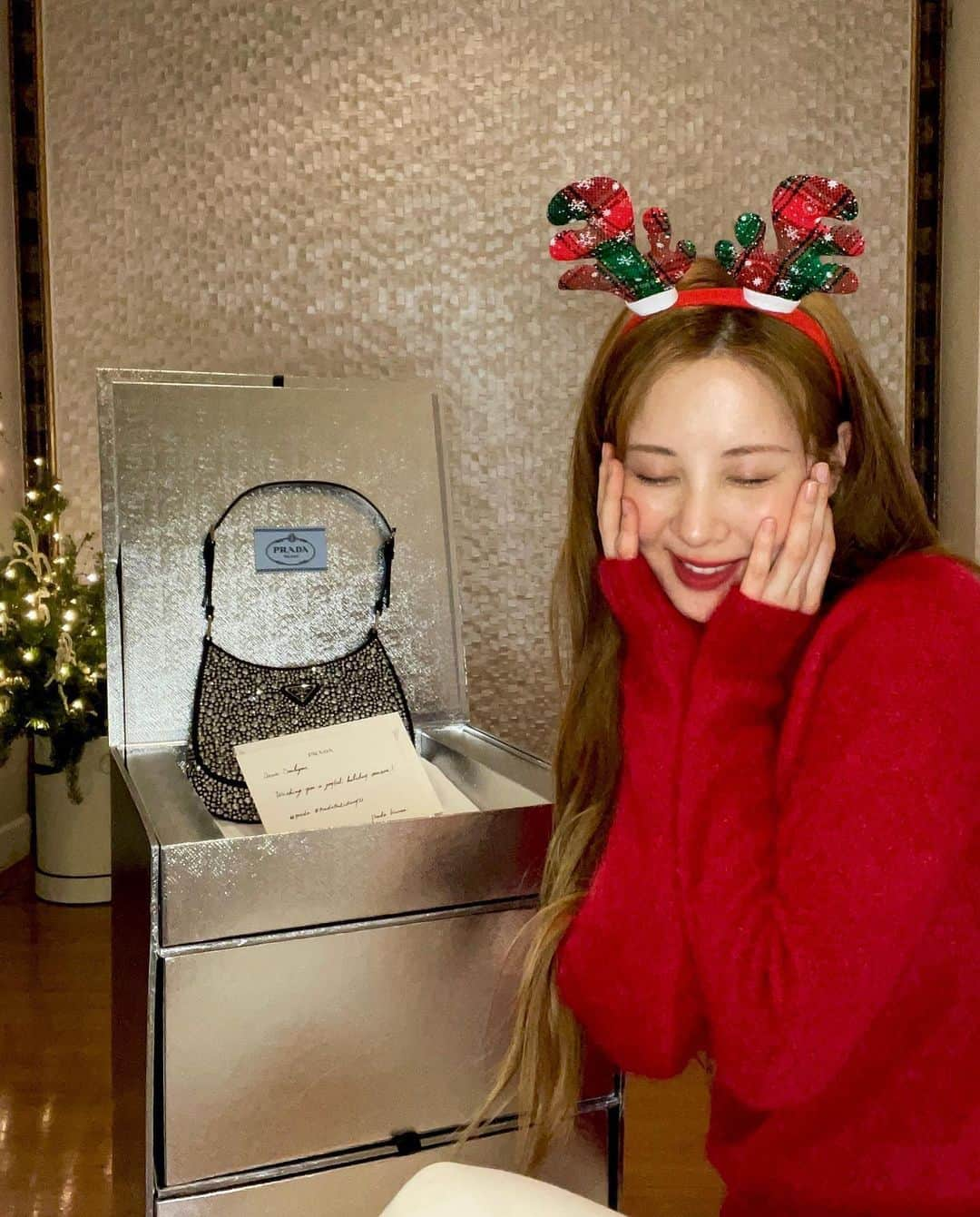 ソヒョンさんのインスタグラム写真 - (ソヒョンInstagram)「Happy holiday with #prada ❤️」12月23日 17時14分 - seojuhyun_s