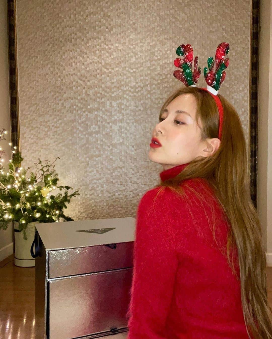 ソヒョンさんのインスタグラム写真 - (ソヒョンInstagram)「Happy holiday with #prada ❤️」12月23日 17時14分 - seojuhyun_s