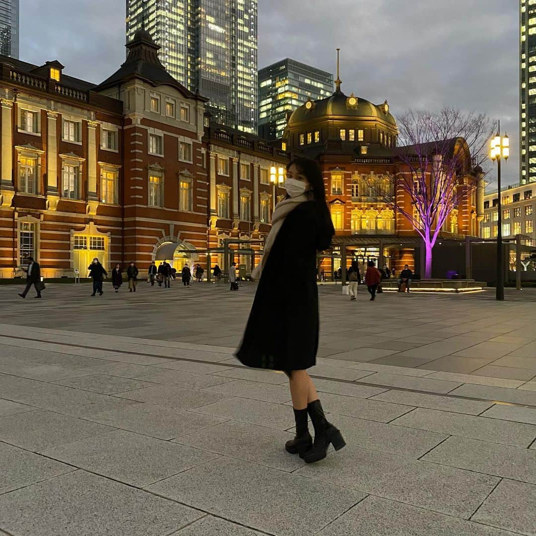 林芽亜里さんのインスタグラム写真 - (林芽亜里Instagram)「🎀 ⁡ 東京駅と丸の内🌱 ずーっと遠くまでキラキラしててとても素敵でした♡ ⁡ 何年も通った東京駅!! 実は初めて東京駅のイルミネーション見ました✨ ⁡ #林芽亜里」12月23日 19時01分 - meari__hayashi