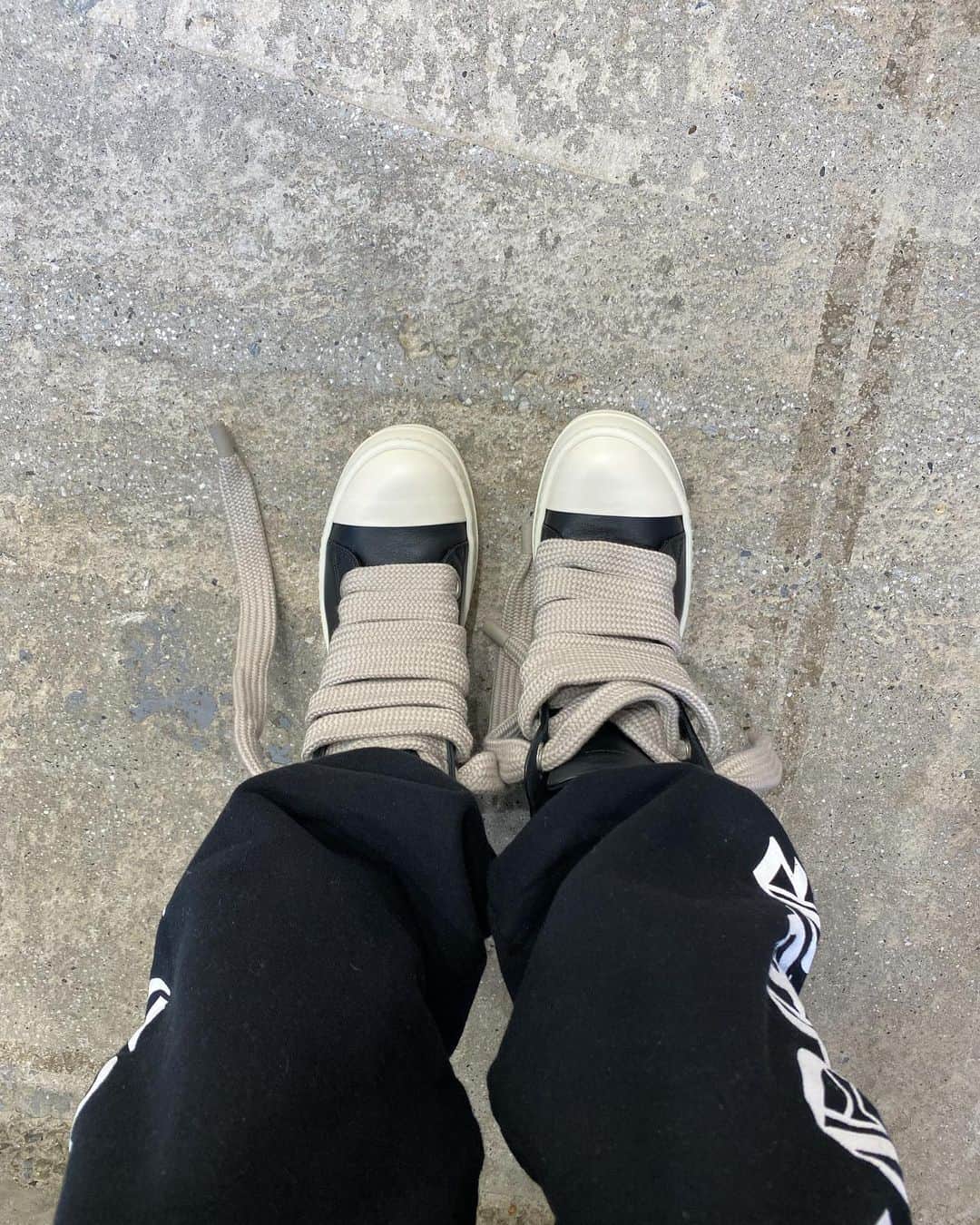のインスタグラム：「®️ #rickowens #chromehearts」