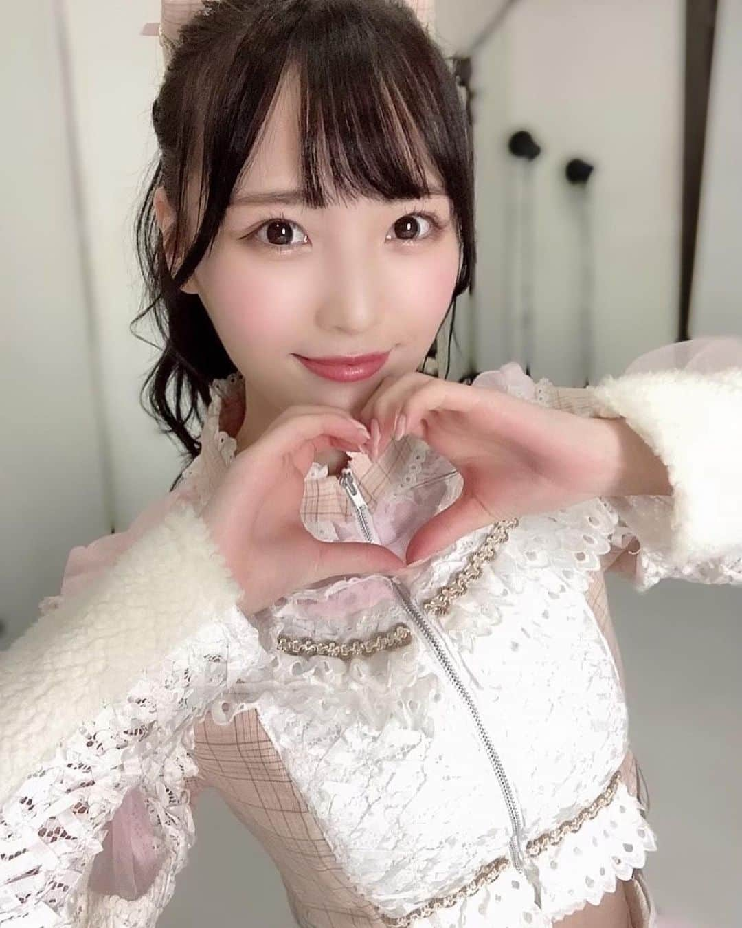 白石夢来さんのインスタグラム写真 - (白石夢来Instagram)「#YOYOYO  のメンバーとしてアイドルデビューさせていただくことになりました🐑  ゆらゆらさせちゃうぞ！ ゆらゆらポニーテールとピンク担当　由良ゆらこと、由良ゆらです💓  これからもっと色々な姿をみせて、全力で頑張る由良ゆらを推して絶対後悔させません！ 応援していただけたら嬉しいです♡」12月23日 20時17分 - yurayura_yuuura