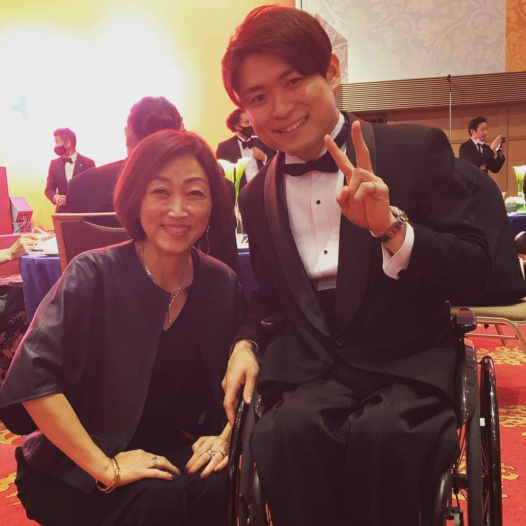 田中ウルヴェ京さんのインスタグラム写真 - (田中ウルヴェ京Instagram)「アキラとキヨシ。 タキシード姿は初めて。  潔のメダル見るの忘れた。 #豊島英  #藤澤潔  #車いすバスケットボール」12月23日 20時24分 - miyako.tanaka.oulevey