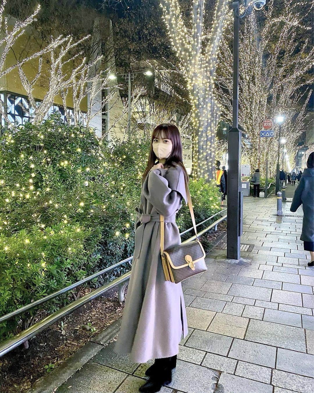 湯本亜美のインスタグラム：「ㅤㅤㅤ ㅤㅤㅤ 表参道のイルミネーションが綺麗だった🎄🌟 コートは今年買った @snidel_official 🤍 めちゃくちゃ可愛いのだ 〜 ！ ㅤㅤㅤ」