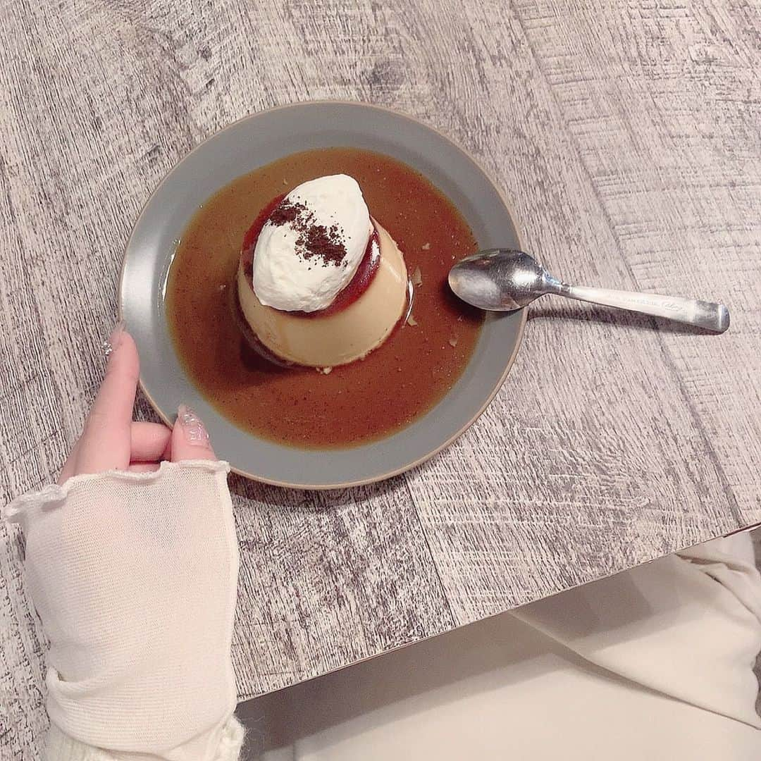 中井りかさんのインスタグラム写真 - (中井りかInstagram)「固めプリンさいこう🍮🥄  #primalcoffee #ブルックリン風モテカフェ　#新潟スイーツ部　#NGT48」12月23日 23時48分 - rika___n24x