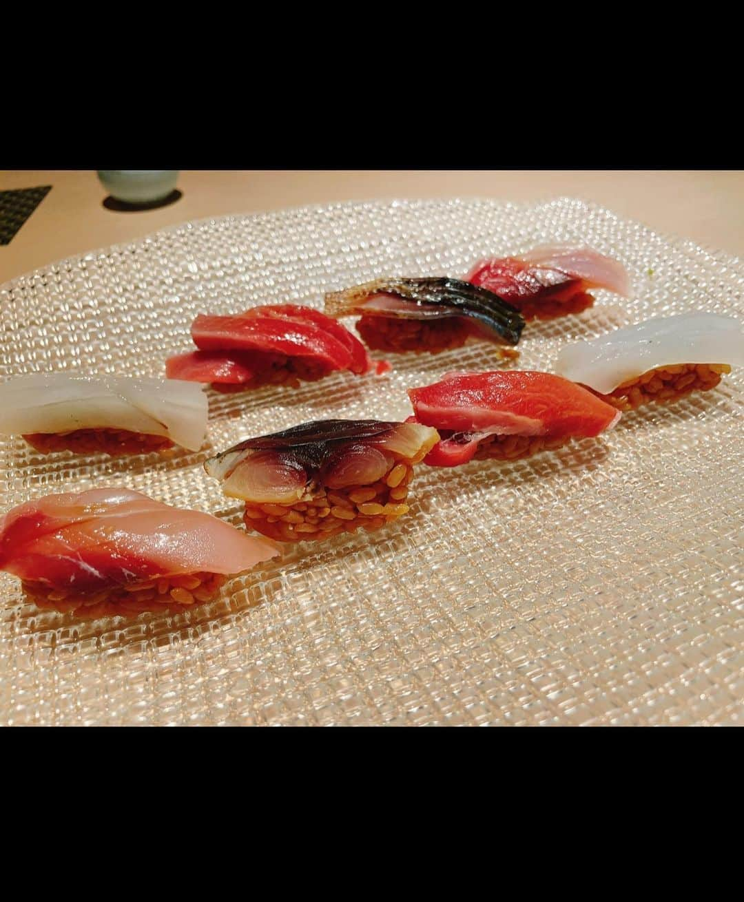 リアラさんのインスタグラム写真 - (リアラInstagram)「美味しいお寿司を食べに行きました✨  人生を変えたいって思ってます！ 何も目標が今はなくて…  みんなみたいにキラキラしたいね！  興味がある事、趣味見つけたいなぁ✨ 唯一の趣味はゲームだから、お金掛からないし、一人で出来ちゃうし、ひきこもりになっちゃうから😂  #歌舞伎町#新宿#ニート#リアラ #ゲーマー女子#寿司#まつもと」12月24日 3時39分 - riaranyan