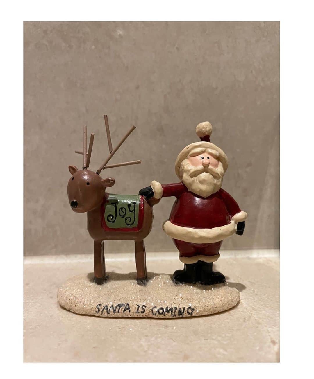 のインスタグラム：「Merry Christmas Eve！ すっっっかり寒いな、  でも、冬が好き。🎄 クリスマスソングを流して 過ごしてます〜 楽しいクリスマスを過ごしてくださいね〜！」