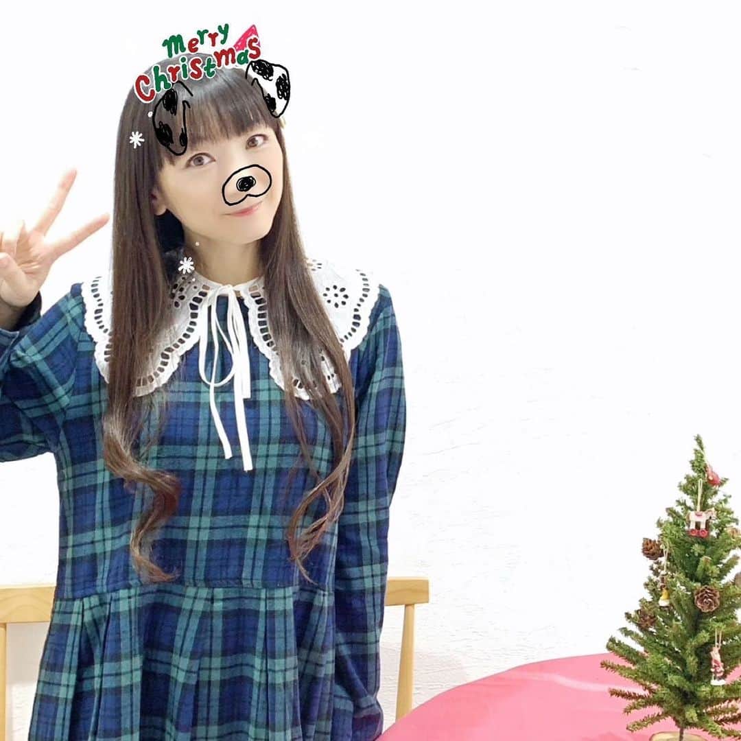 堀江由衣のインスタグラム：「. Merry Xmas！  寒そうですが、素敵なクリスマスを過ごして下さいね〜！」
