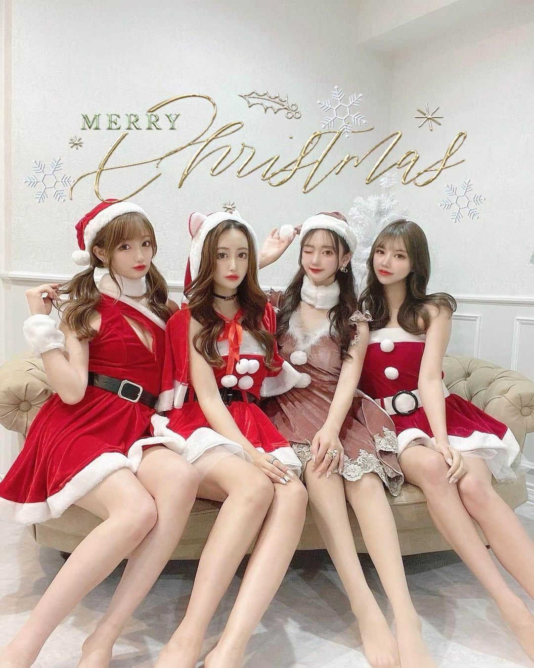 yuukachiさんのインスタグラム写真 - (yuukachiInstagram)「Merry Xmas Eve🎅🏻♥️🎄🔔  クリスマスパーティ女子会した時の📸 楽しかった〜！！！韓国料理食べてシーシャしたの〜！  みんなコスプレ違うくて可愛い！🦌♡  今年のクリスマスは暖かいねぇ🕍 みなさん、素敵なクリスマスを....🎄♥️  明日、明後日はMusic Circusのアンバサダーで イベントいます！！！来る人お待ちしてます〜🎪✨  #クリスマス#クリパ#女子会#クリスマス #サンタコス#クリパ女子会#コスプレ」12月24日 16時50分 - yuuka_stagram