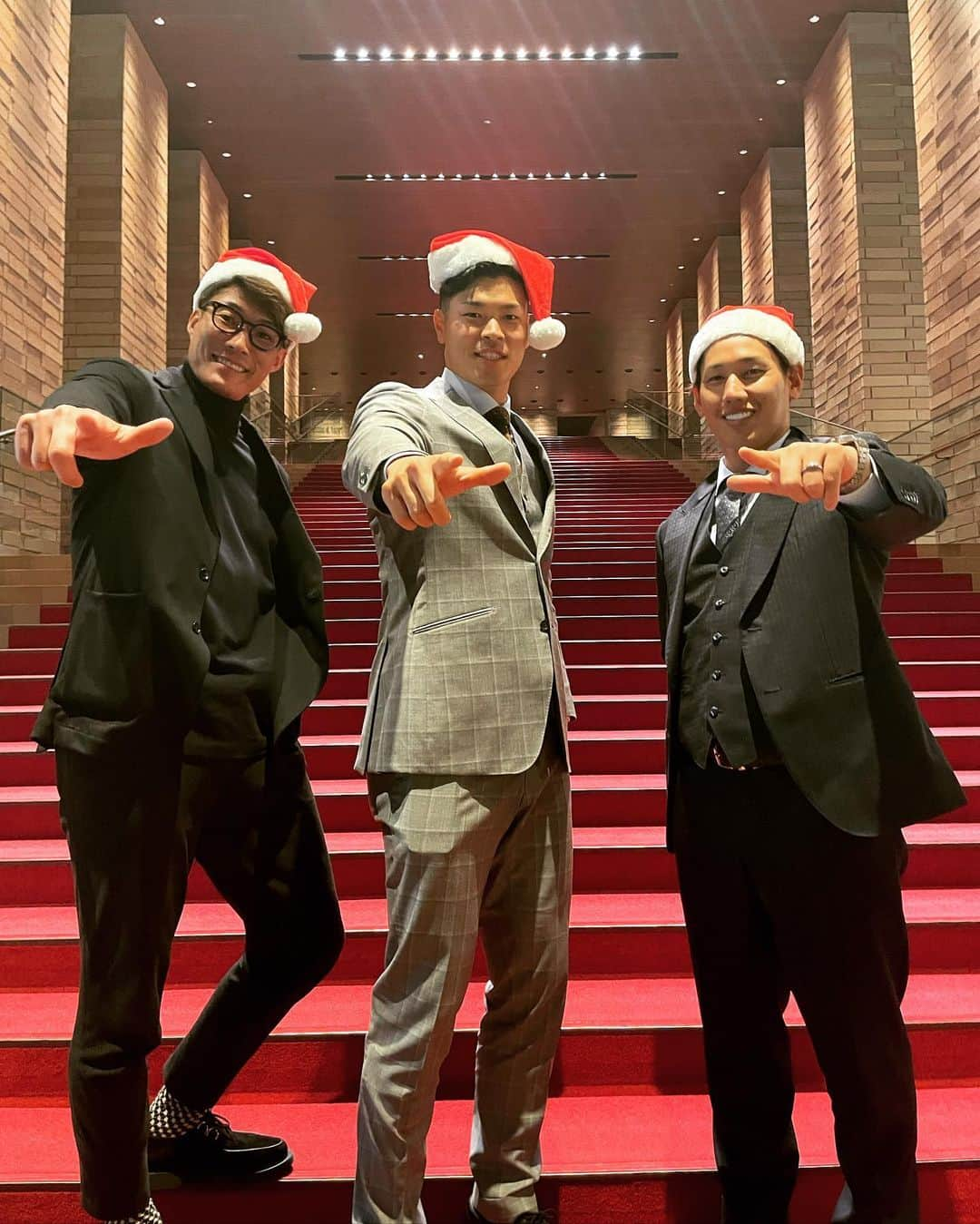 糸井嘉男さんのインスタグラム写真 - (糸井嘉男Instagram)「メリークリスマス🎄 7番🎅　8番🎅　7番🎅 8番🎅の人インスタデビューしたのでよろしくお願いしますゼーーーーーーット👉 #メリークリスマス #佐藤輝明　#インスタデビュー #吉田正尚　#7番 #超人軍団　#ももくろ」12月24日 16時54分 - itoiyoshio_7