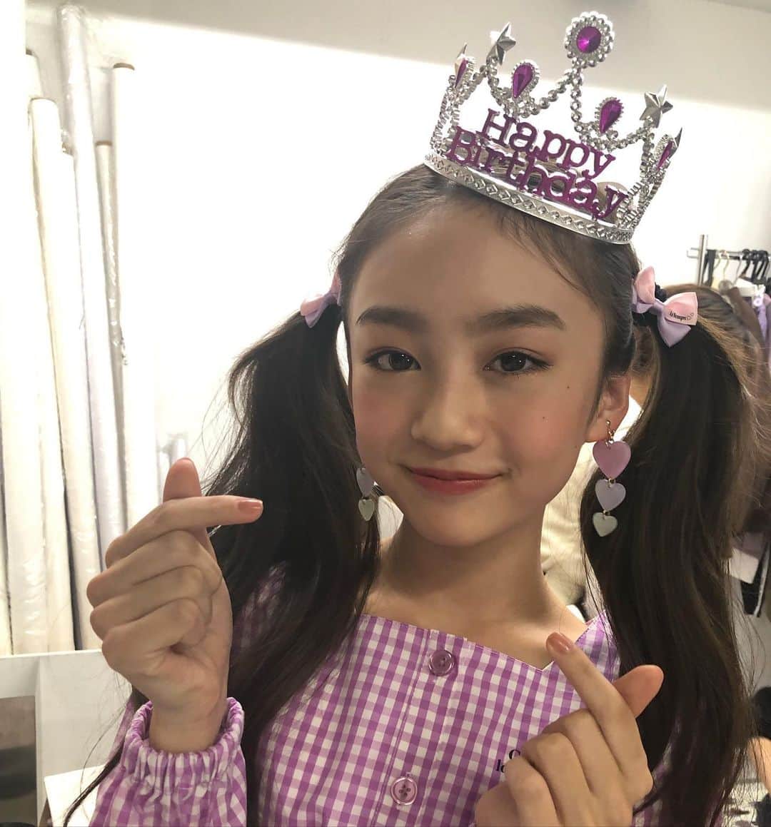 ニコ☆プチのインスタグラム：「メリクリ気分を盛り上げる、パーティームードなユメナなのでした💓💞💖  #ニコプチ #オフショット #飯尾夢奏」