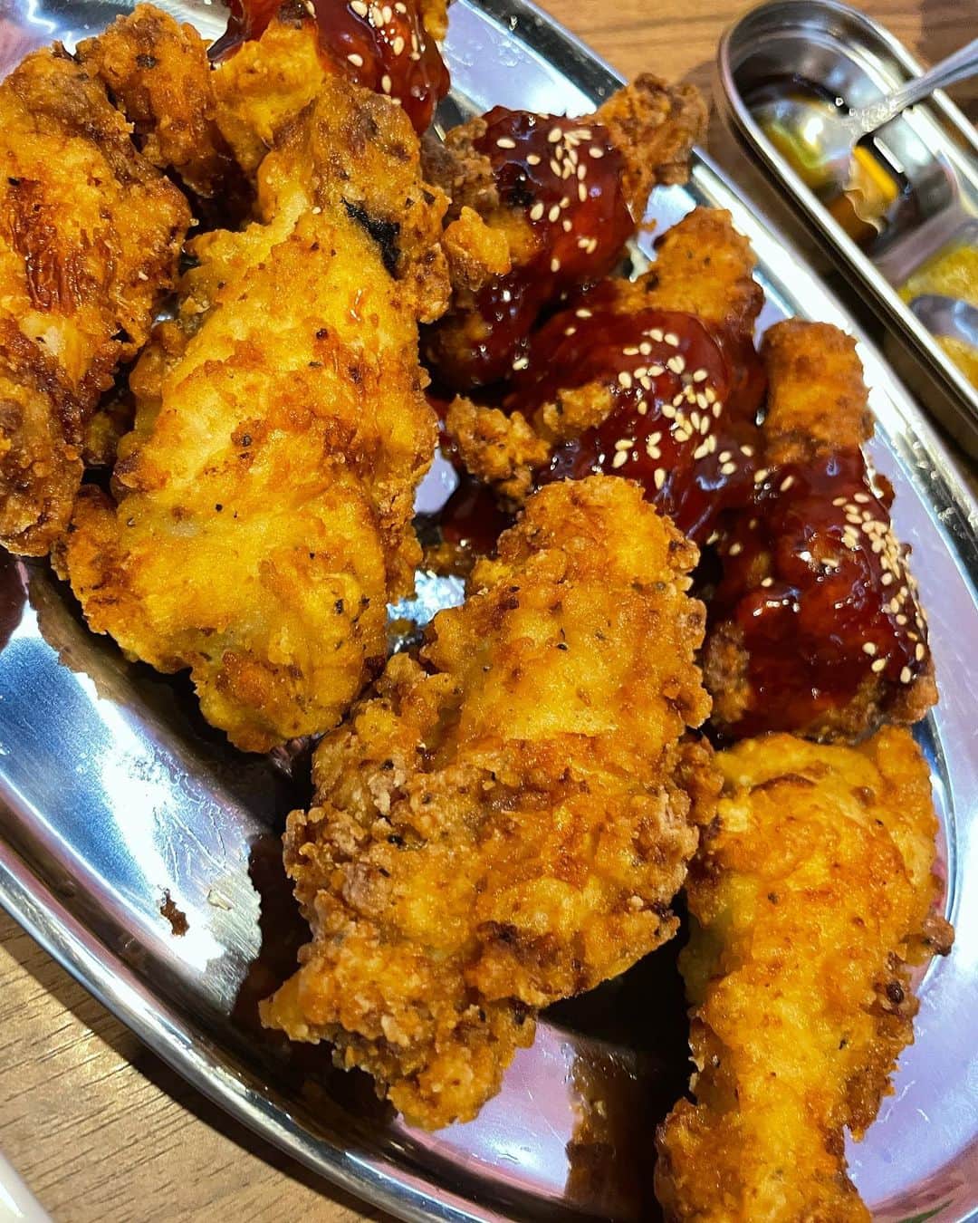 yuukachiさんのインスタグラム写真 - (yuukachiInstagram)「渋谷おすすめ韓国料理🇰🇷🍽🍶  ソウル酒場"リピル"💓💓 渋谷にある韓国料理屋さん！！ サムギョプサルやチヂミ、チーズキンパなど！！ 種類豊富に韓国料理が楽しめるよ！！  お店もとっで可愛くて 韓国でご飯食べてるような雰囲気に！！👏🏻✨  @refill.shibuya のインスタ フォロー画面を見せると食べ飲み放題が10%offだよ〜！！！  お店も不定休だから是非！！！ 韓国料理が食べたくなったら行ってみてね〜！！✨  #ソウルサカバリピル渋谷店   📍渋谷区渋谷3-27-11 GEMS渋谷6F」12月24日 10時50分 - yuuka_stagram