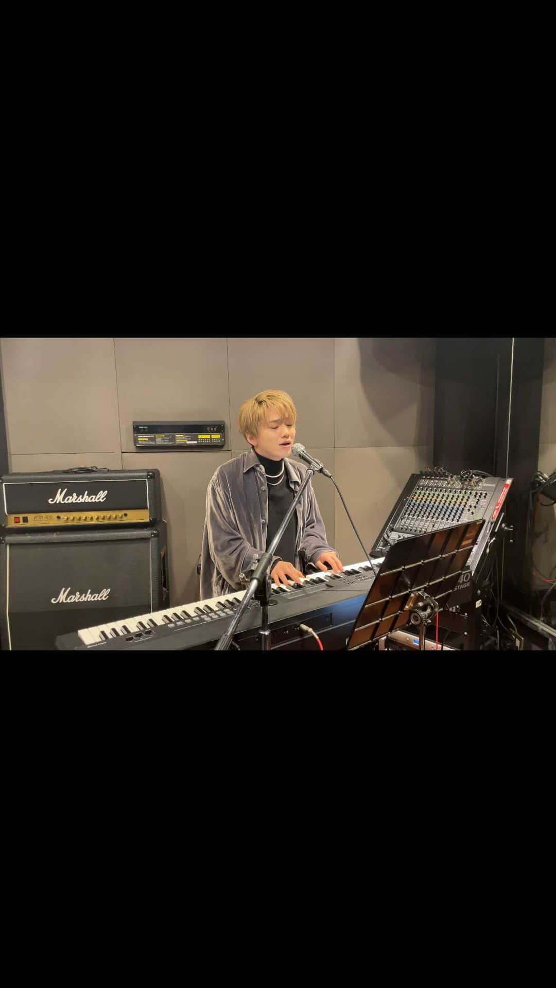 花村想太のインスタグラム：「All AppreciAte / 宇野実彩子 @misako_uno_aaa   先輩の宇野さんのAll AppreciAteと言う楽曲を歌わせて頂きました。凄く素敵な歌詞で、男性の僕が歌っても誰かの心に響くよう心を込めて歌いました^_^  #xmas #christmas #eve #宇野実彩子 さん #AAA さん #Da_iCE #Natural_Lag #UPSTART #ナチュラグ #花村想太」