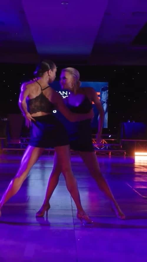 のインスタグラム：「. Dancing with these two superstars made my whole year. We put this number together in 2 hours …. And this may be one of my fav moments from our past week at @americandancepro ♥️  I’ve been fortunate enough to get to know @ferdi33 and @yuliamusikhina these past few years and absolutely adore them. As exquisitely astonishing as they are as dancers/artists/performers, they are even more magnificent as people. This was one of the most joyful performances I’ve ever been part of :) Hoping to do it again sooner than later!!   Partner credit cause he’s 🤩🤤: @valentin」
