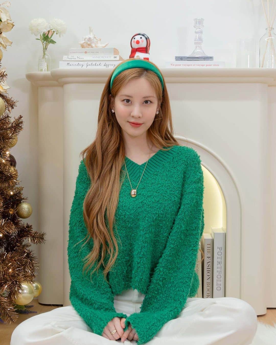 ソヒョンさんのインスタグラム写真 - (ソヒョンInstagram)「I'm your santa baby💚 다음 노래가 궁금하다면?! 나무엑터스 유투브로 gogo💋  https://www.youtube.com/watch?v=8FAN6-0t1VM」12月24日 13時39分 - seojuhyun_s