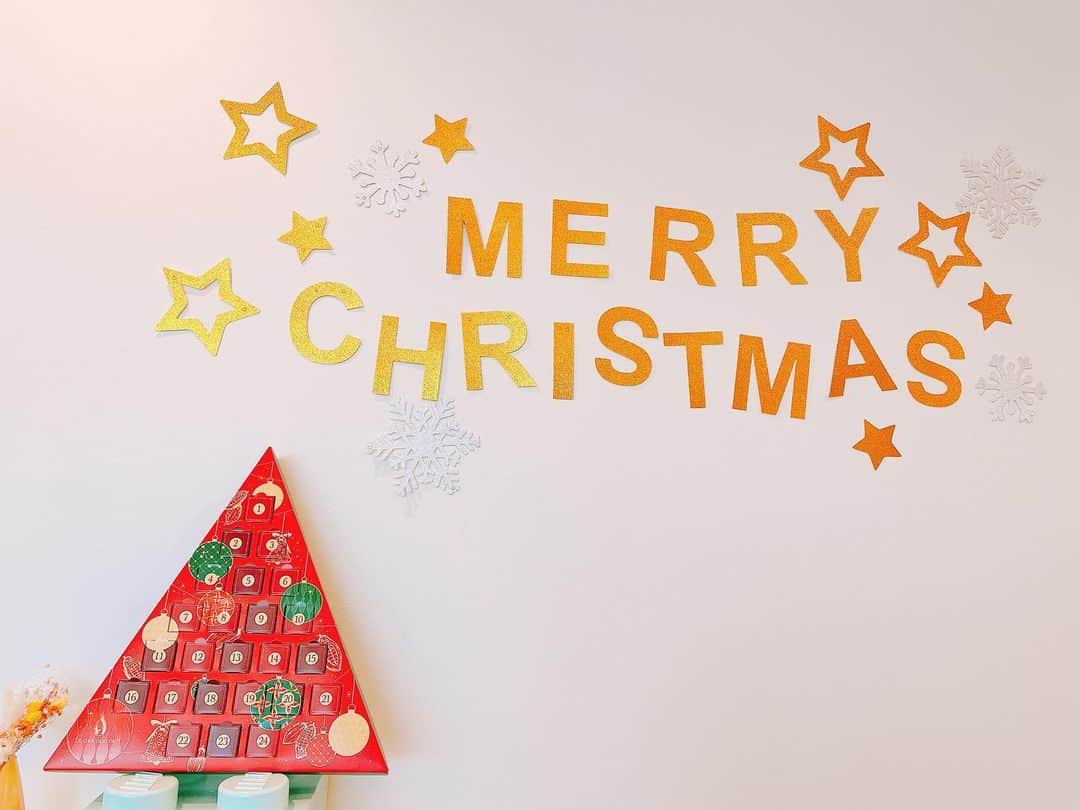 竹達彩奈さんのインスタグラム写真 - (竹達彩奈Instagram)「メリークリスマス　イブ🎄 優しい1日になりますように。  （ツリーを出して、部屋を飾り付けしました☺️）」12月24日 14時50分 - ayachi_official