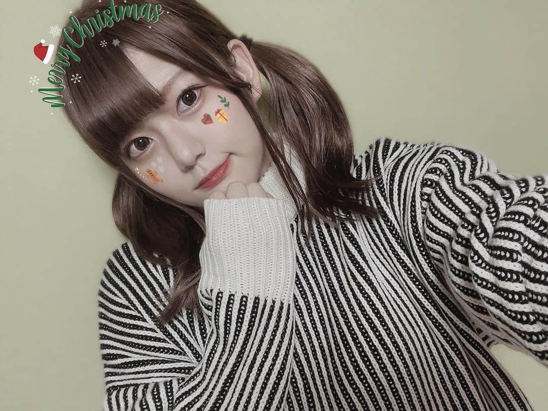 のインスタグラム：「#xmas  #xmasプレゼント  クリスマスが終わった瞬間即正月！！ 年末感だなぁって感じです。 2021の自撮り、31まで毎日投稿しちゃいます〜〜〜 携帯の整理にもなるんで☺️ ・  #毎日投稿  #毎日投稿チャレンジ  #大晦日 まで」