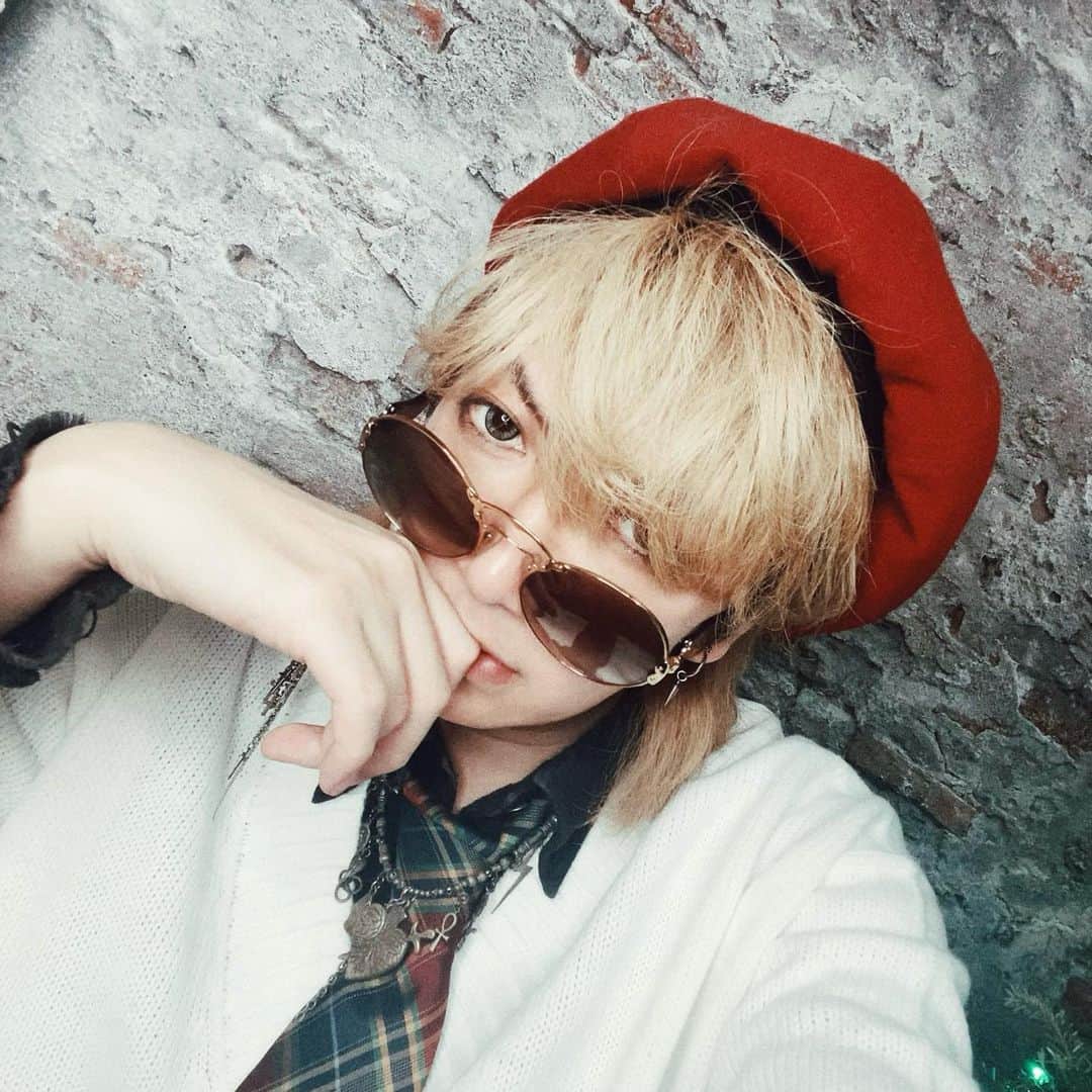 鋲のインスタグラム：「Happy Christmas to you!」