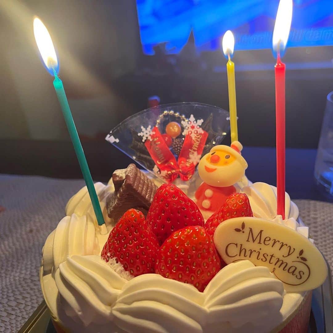 のインスタグラム：「メリーークリスマス！！！　　　　　　　　　　 今年のイブはまゆみと過ごしました」