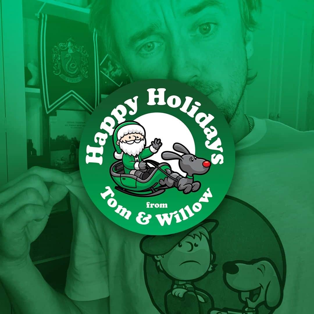 トム・フェルトンのインスタグラム：「happy christmas to one and all 🎅🏻」