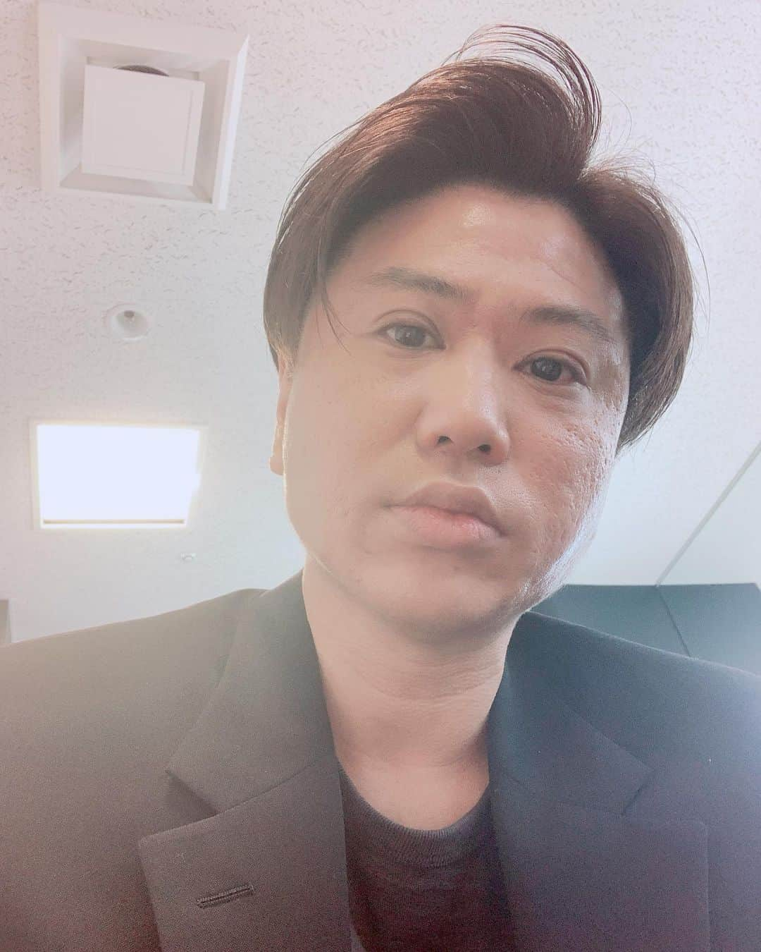 川谷修士さんのインスタグラム写真 - (川谷修士Instagram)「イヴの修士を置いておきます。 何なん？ すな。 #2丁拳銃 #川谷修士」12月24日 18時22分 - 2chokenju_shuji